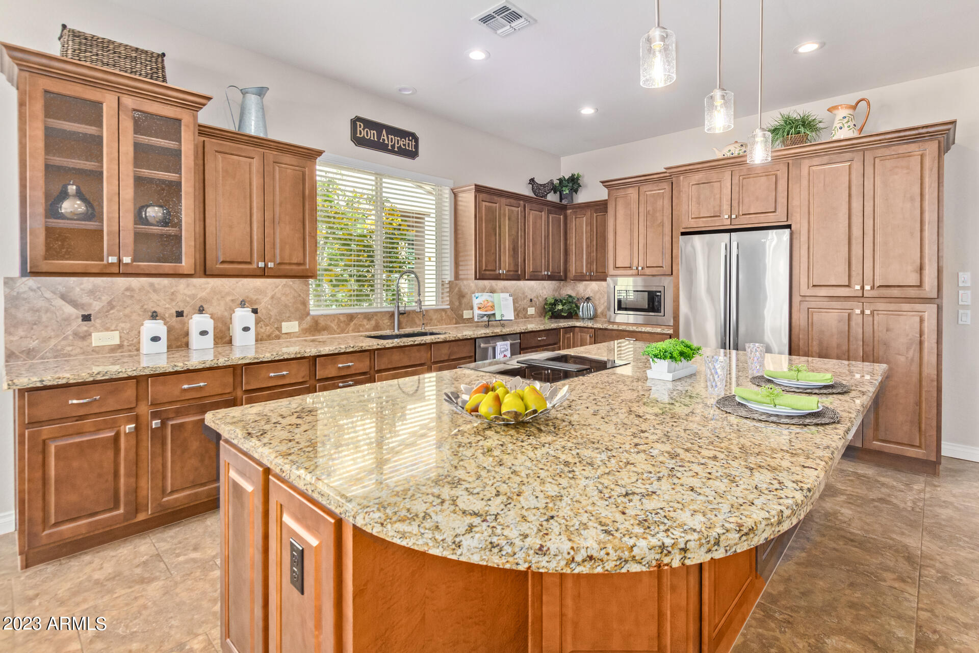 1548 E COPPER HOLLOW --