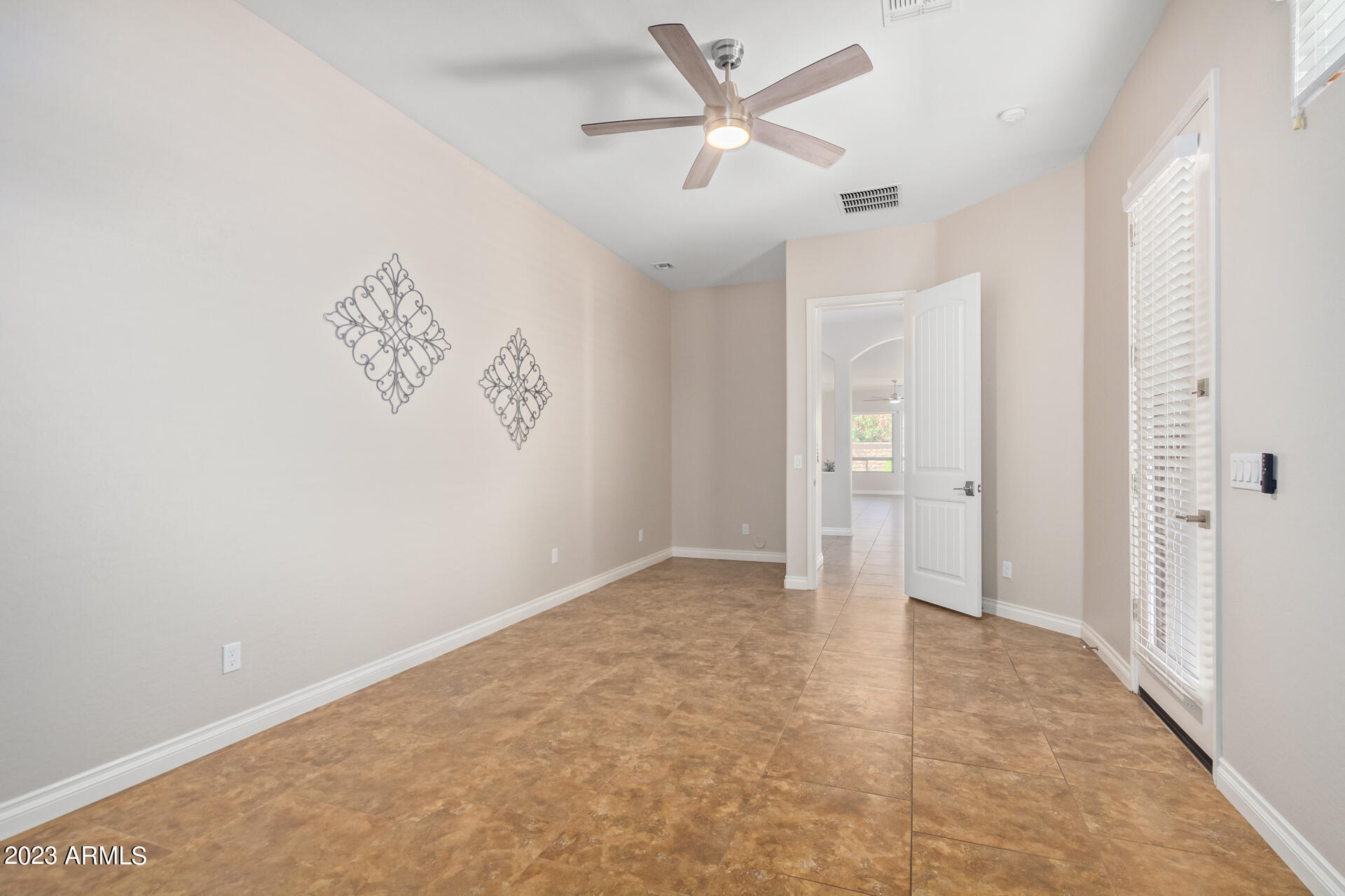 1548 E COPPER HOLLOW --