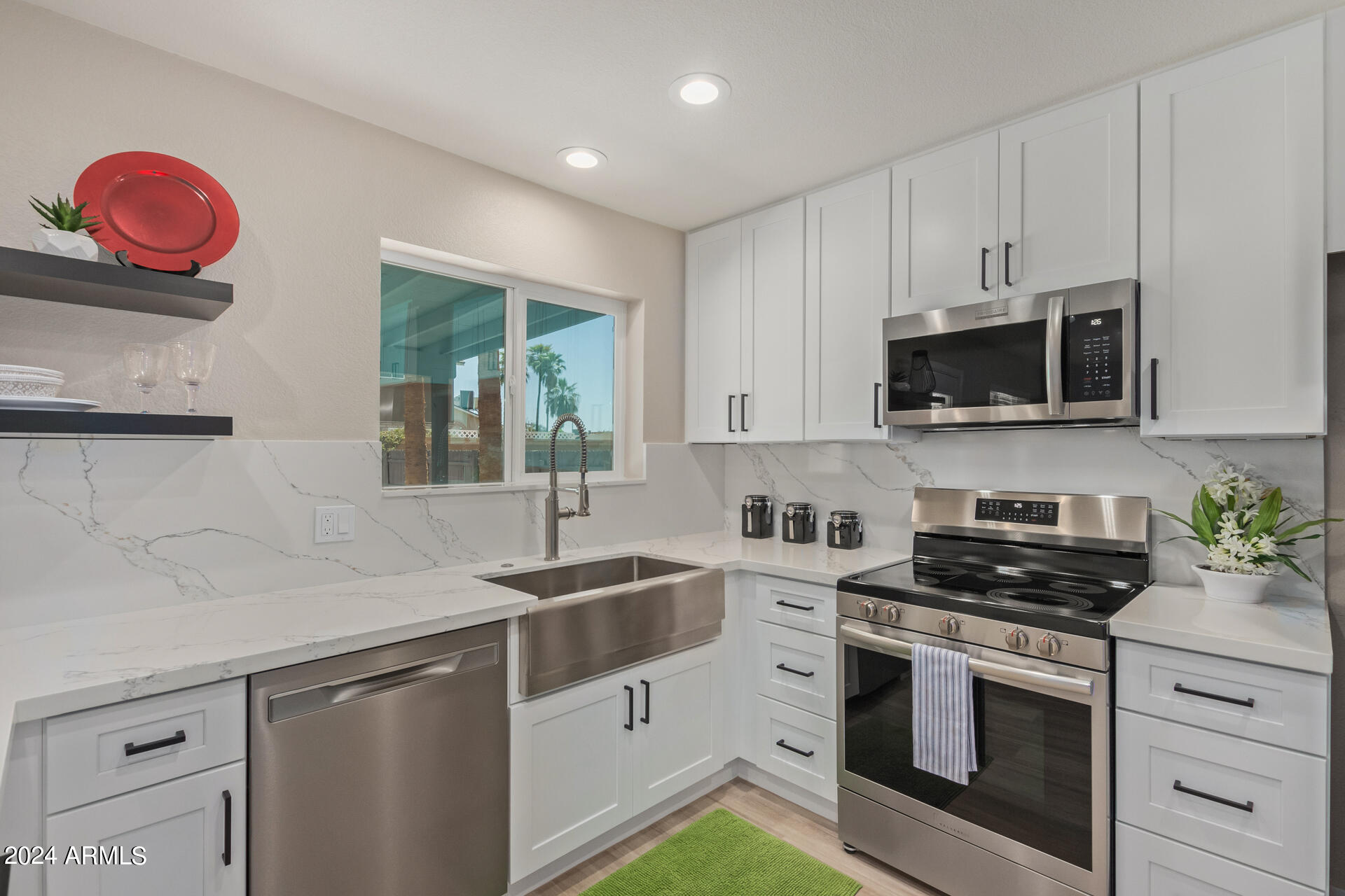 325 W SAN ANGELO Street