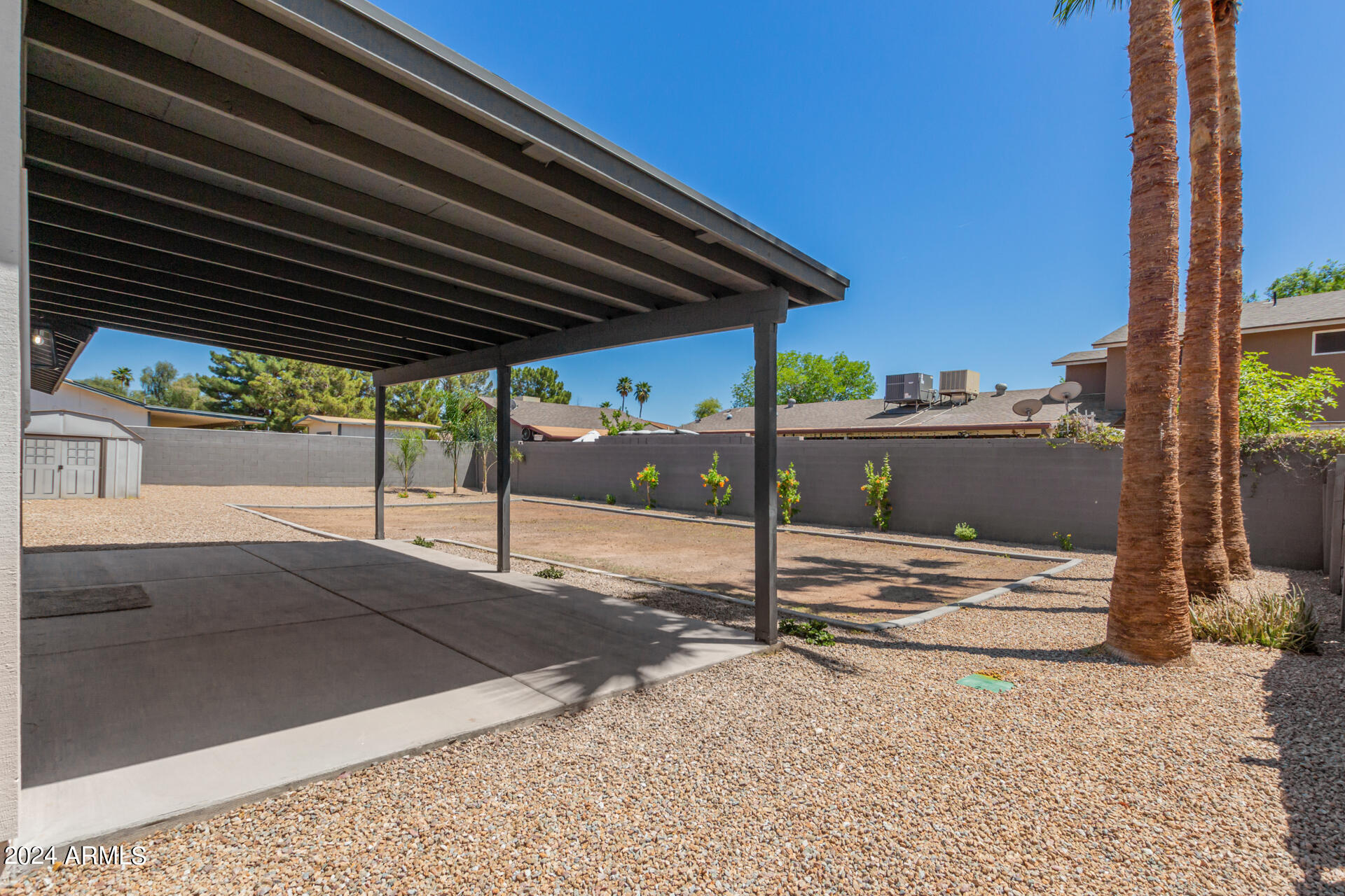 325 W SAN ANGELO Street