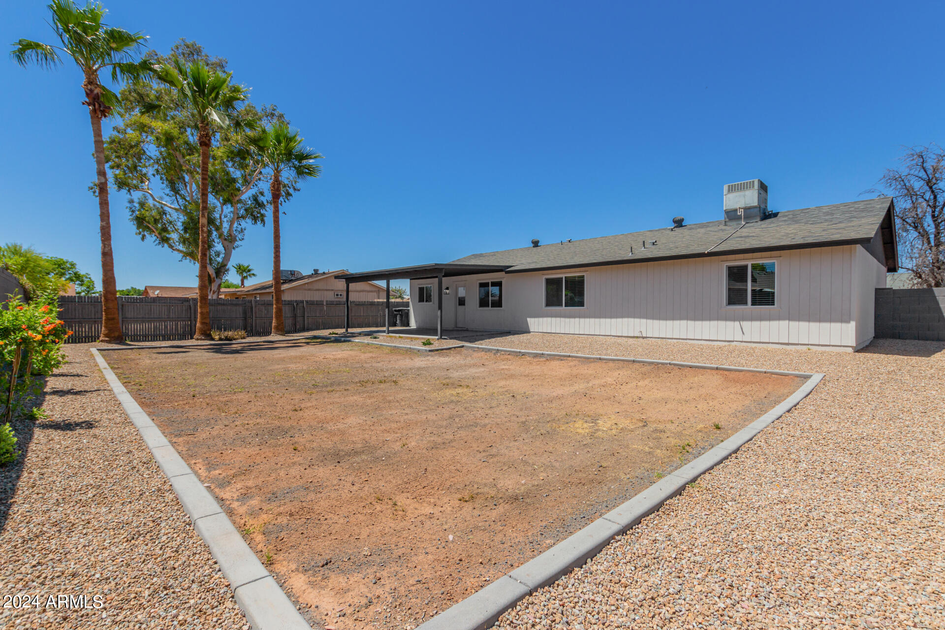 325 W SAN ANGELO Street