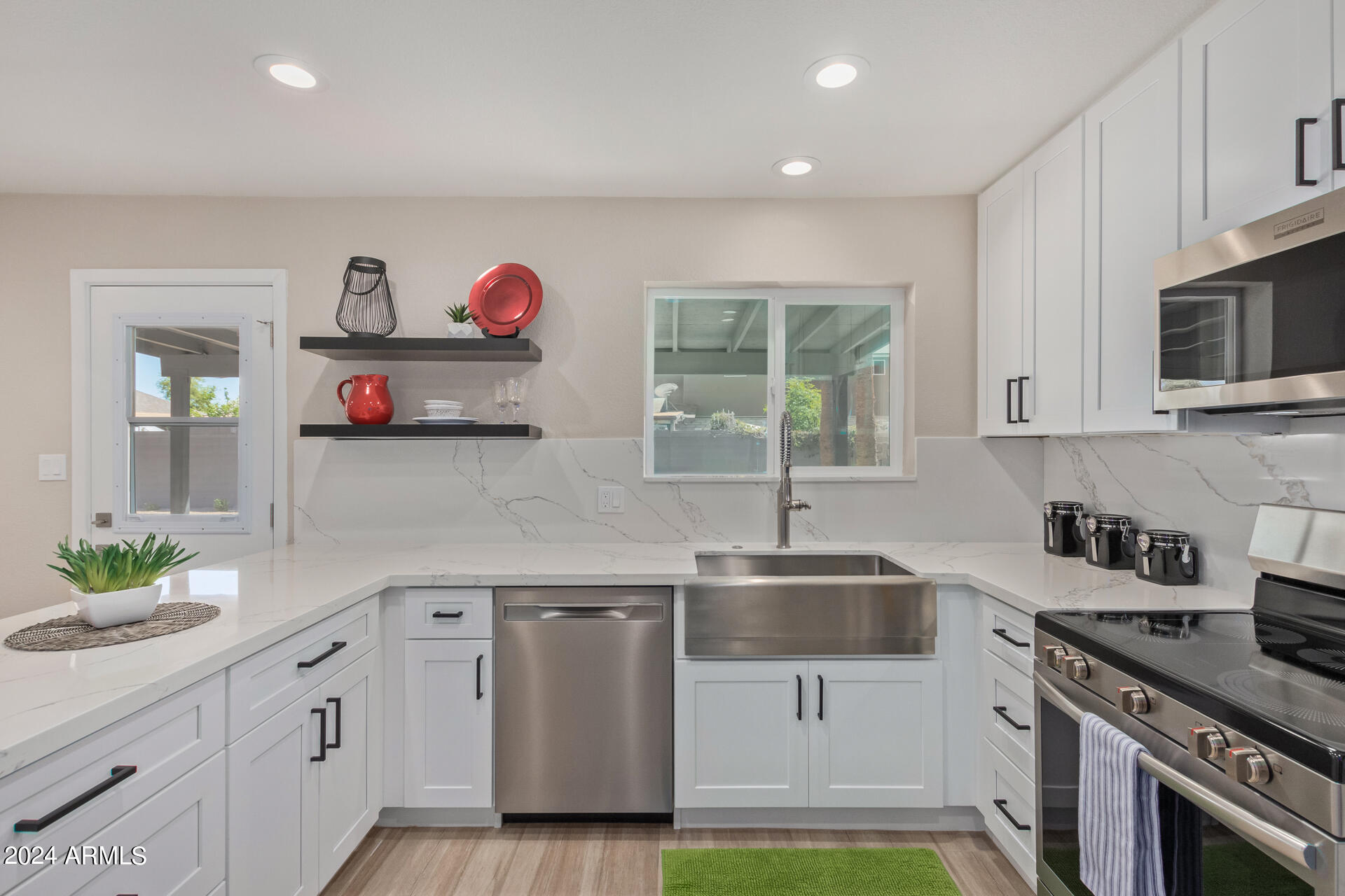 325 W SAN ANGELO Street