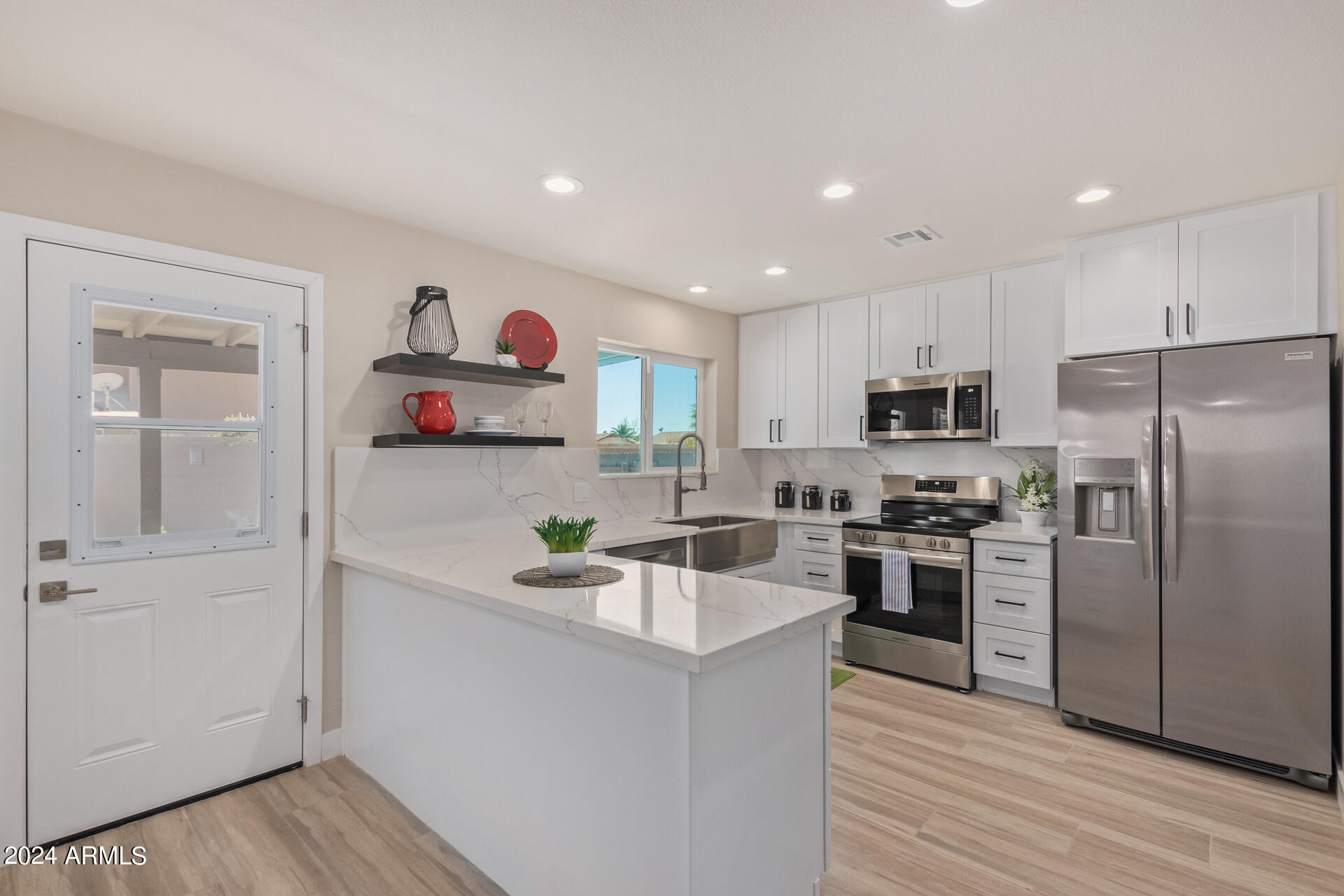 325 W SAN ANGELO Street