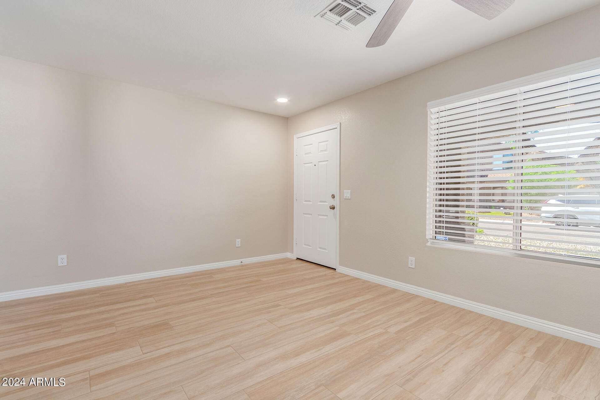 1133 E DENIM Trail