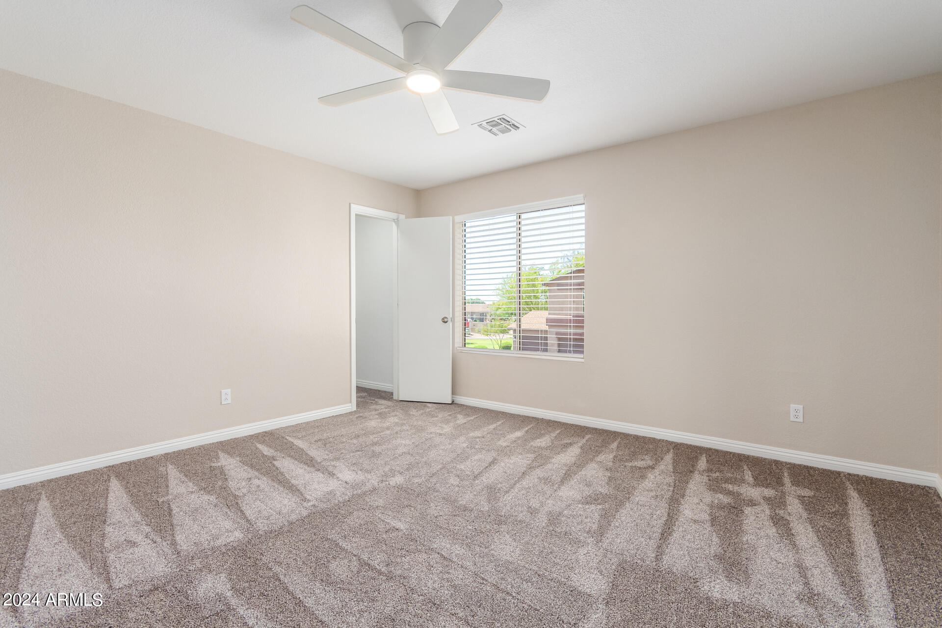 1133 E DENIM Trail