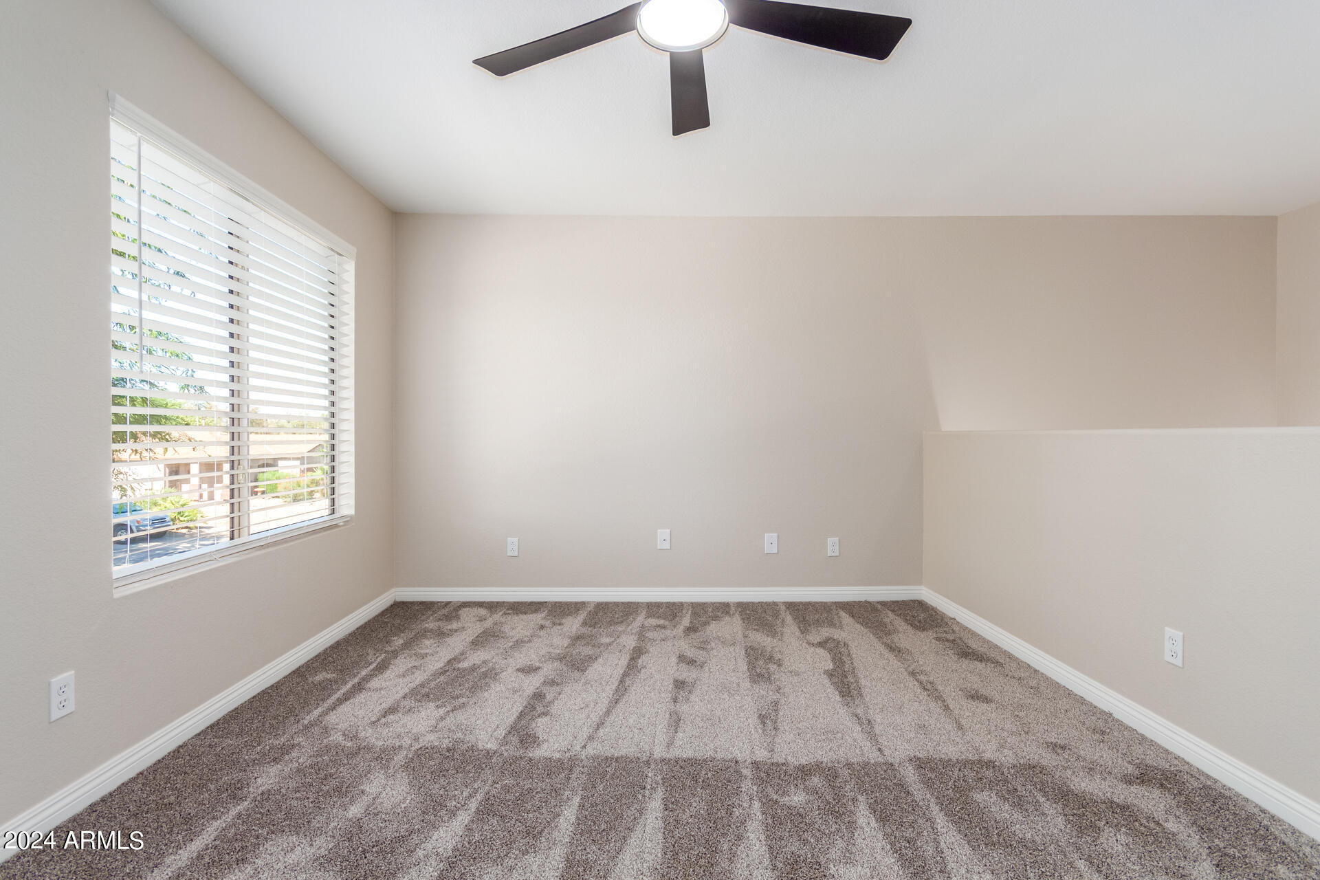 1133 E DENIM Trail