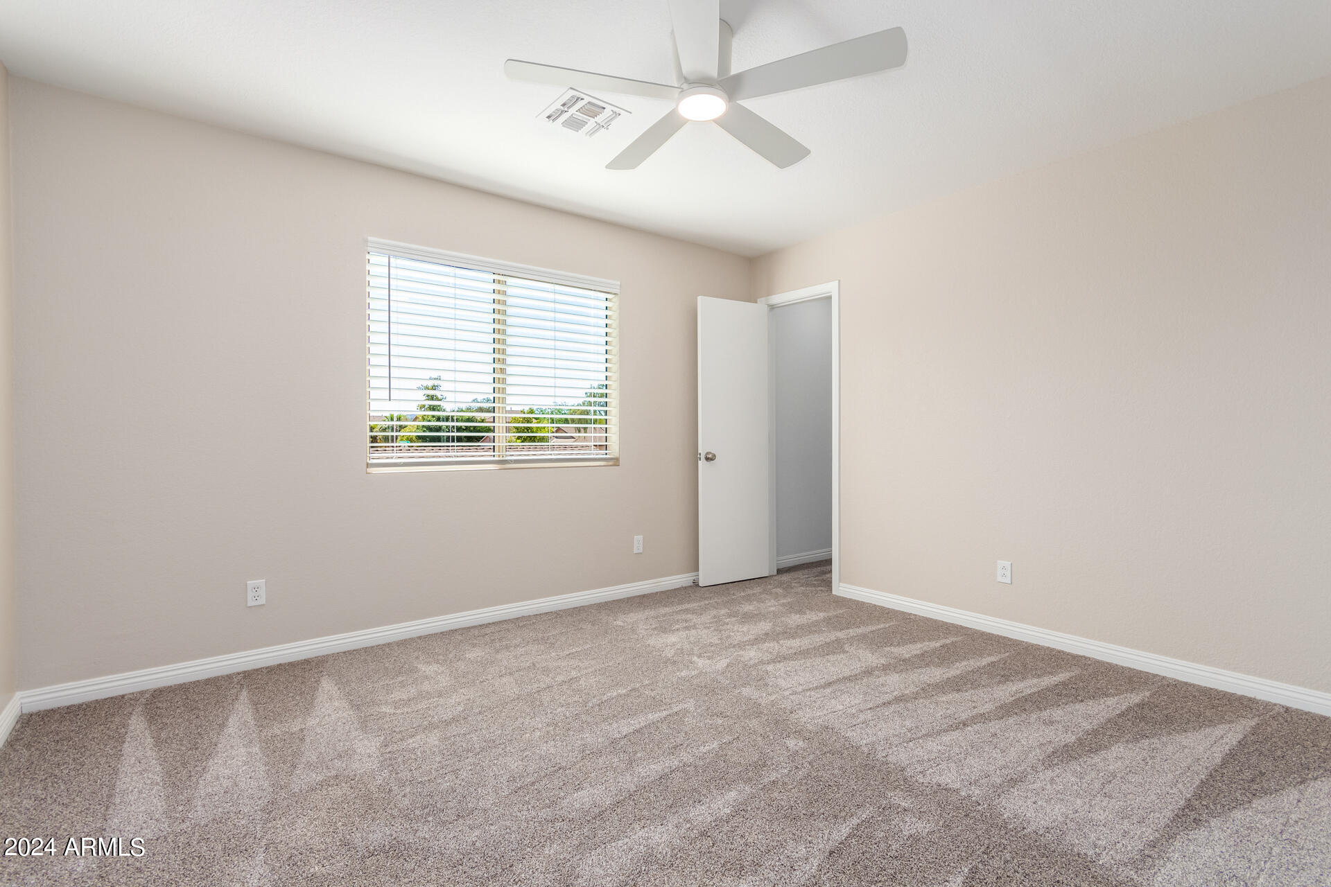 1133 E DENIM Trail