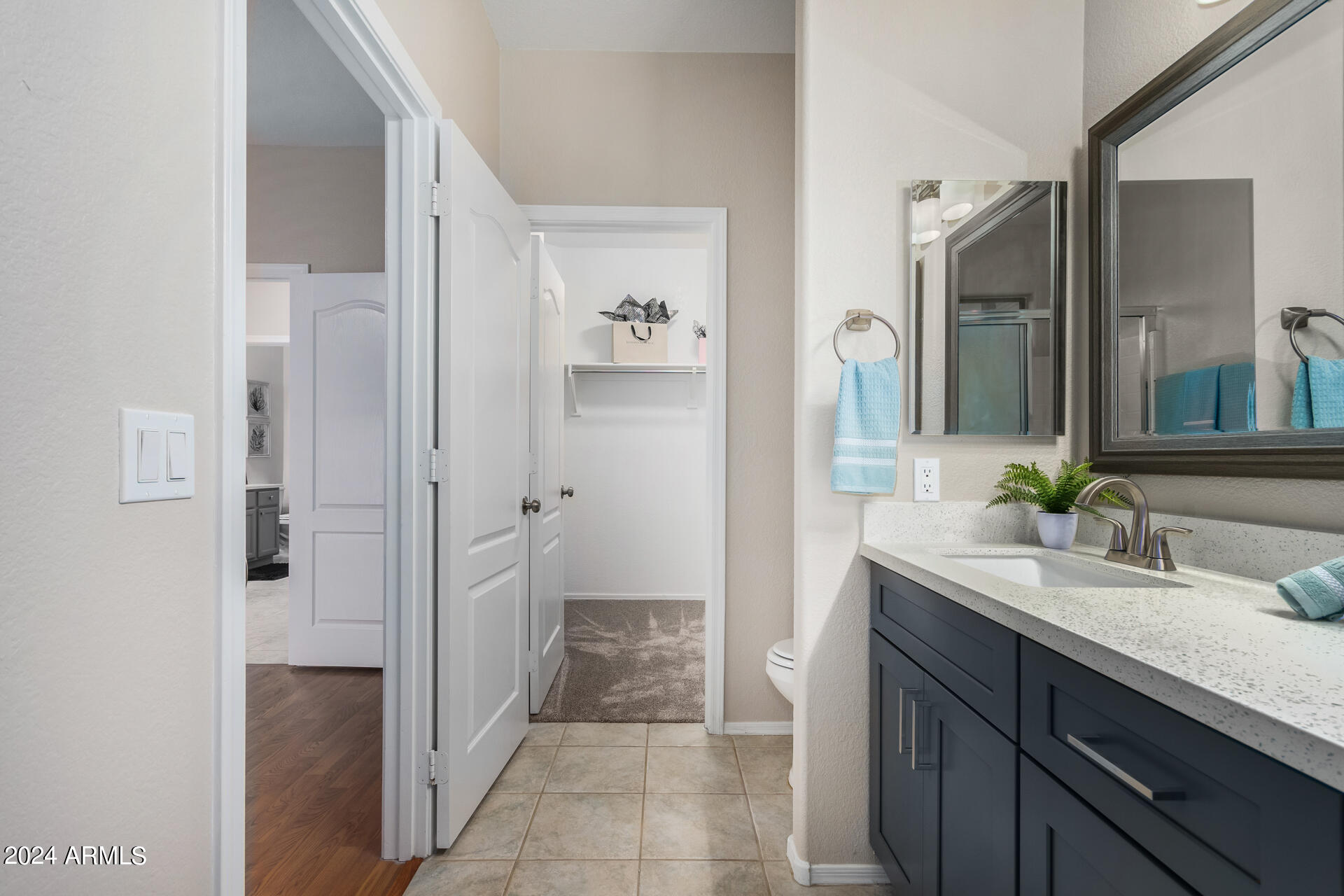 1230 E TORREY PINES Lane