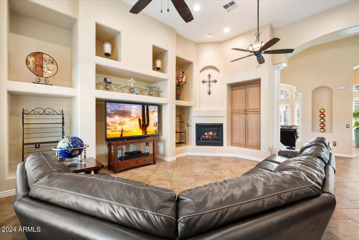 4741 S ROCKWELL Street