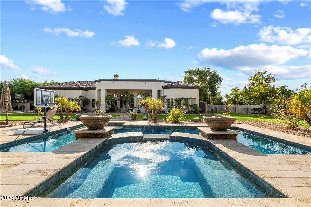 4741 S ROCKWELL Street