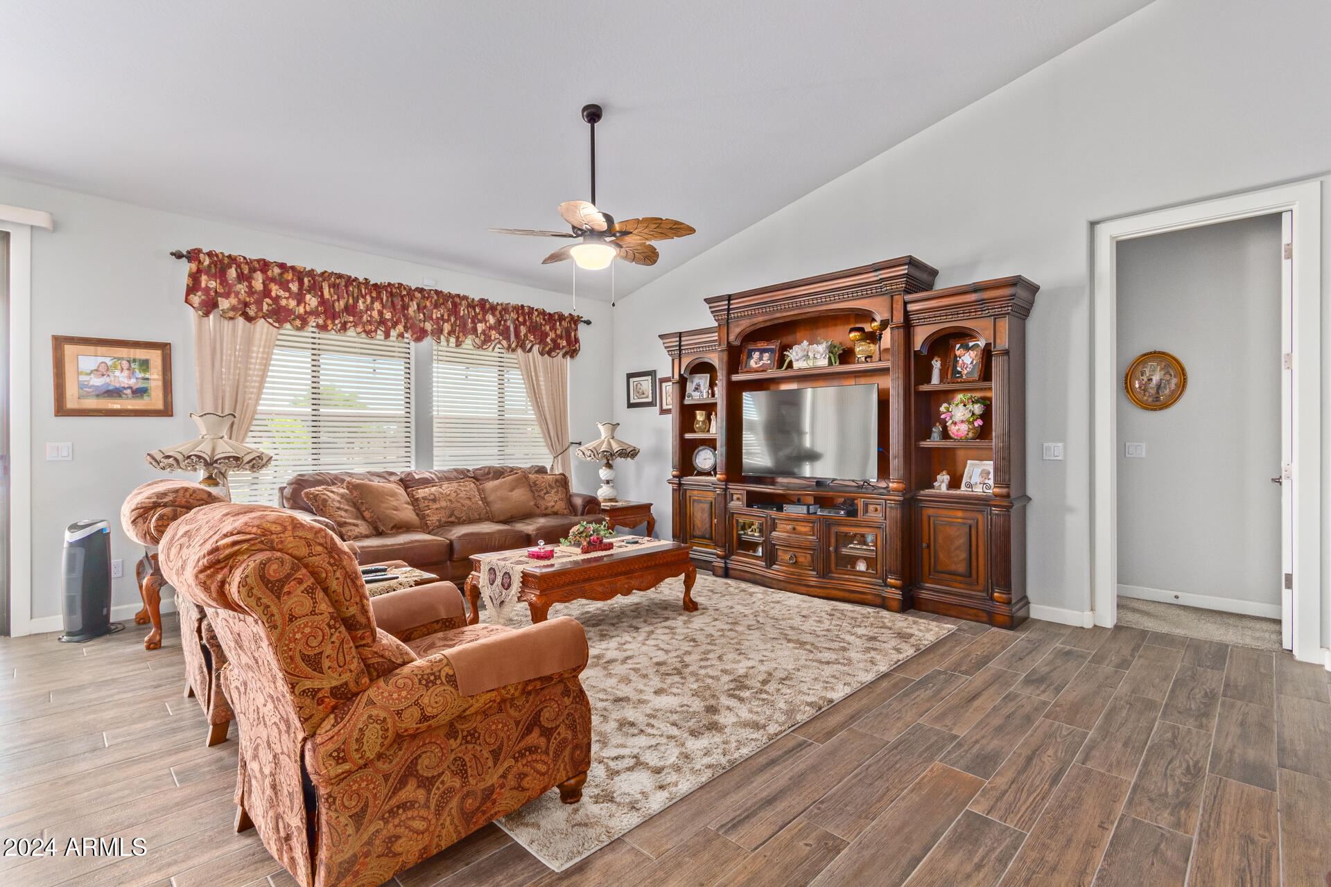 6123 E RED BIRD Lane