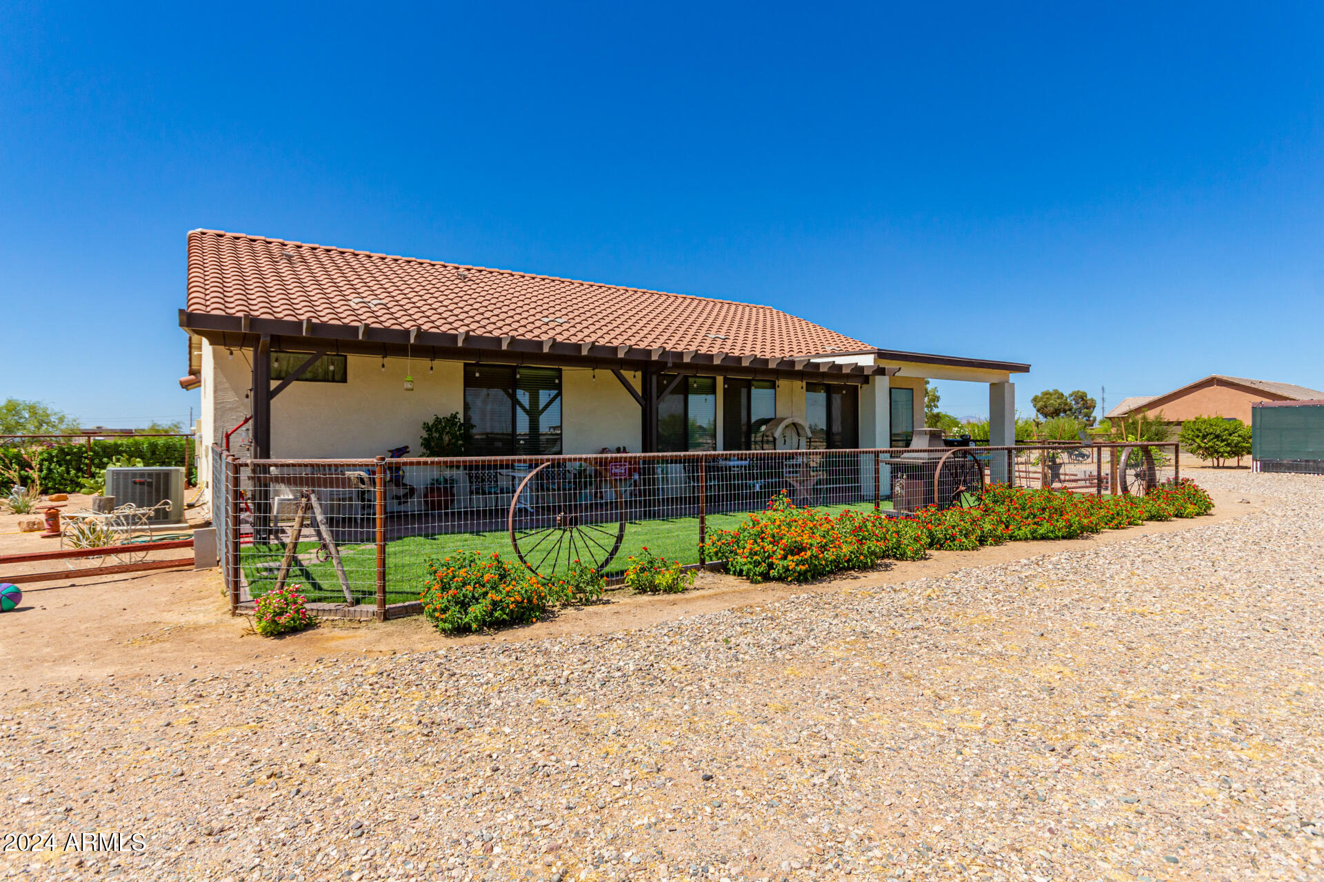 6123 E RED BIRD Lane