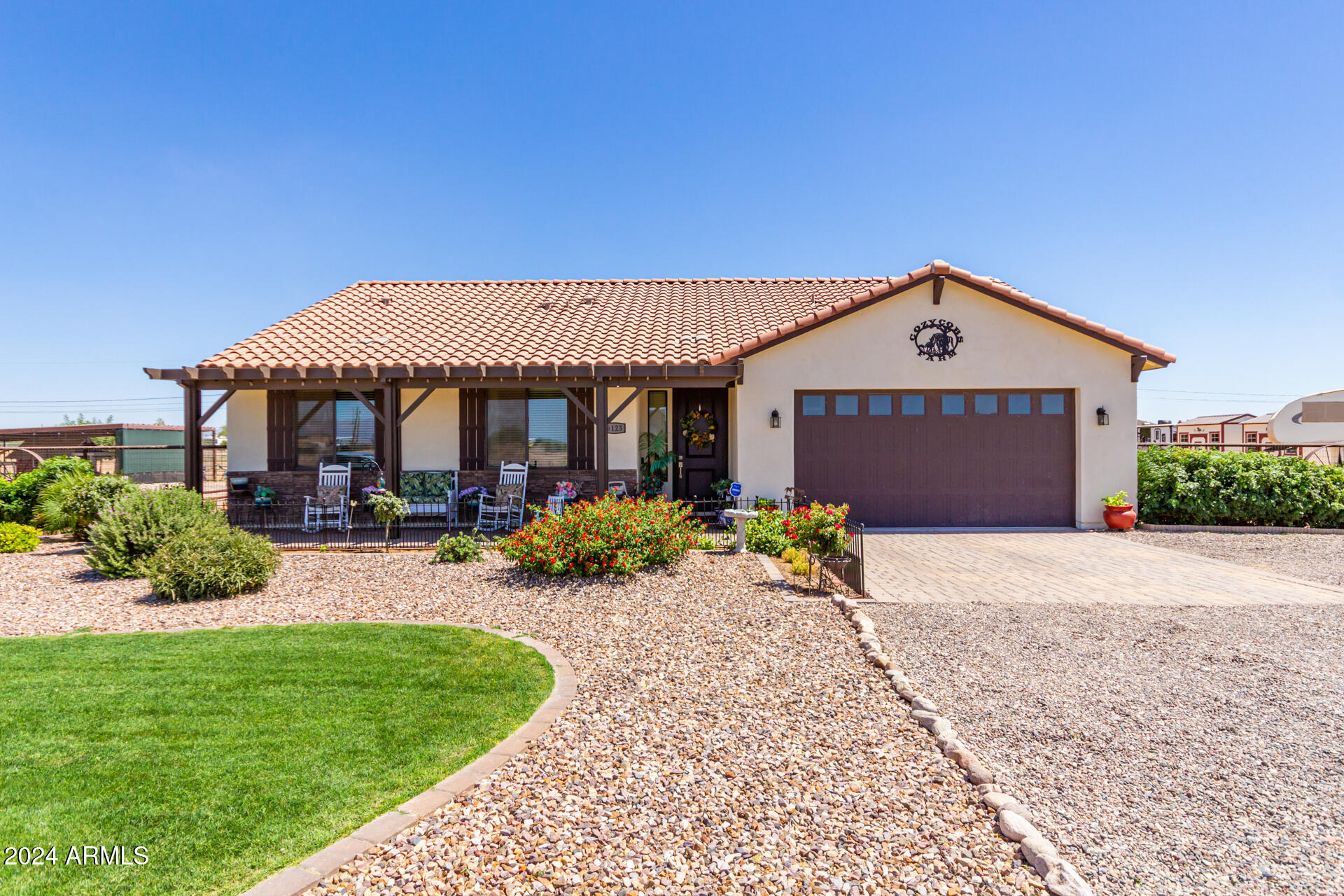 6123 E RED BIRD Lane