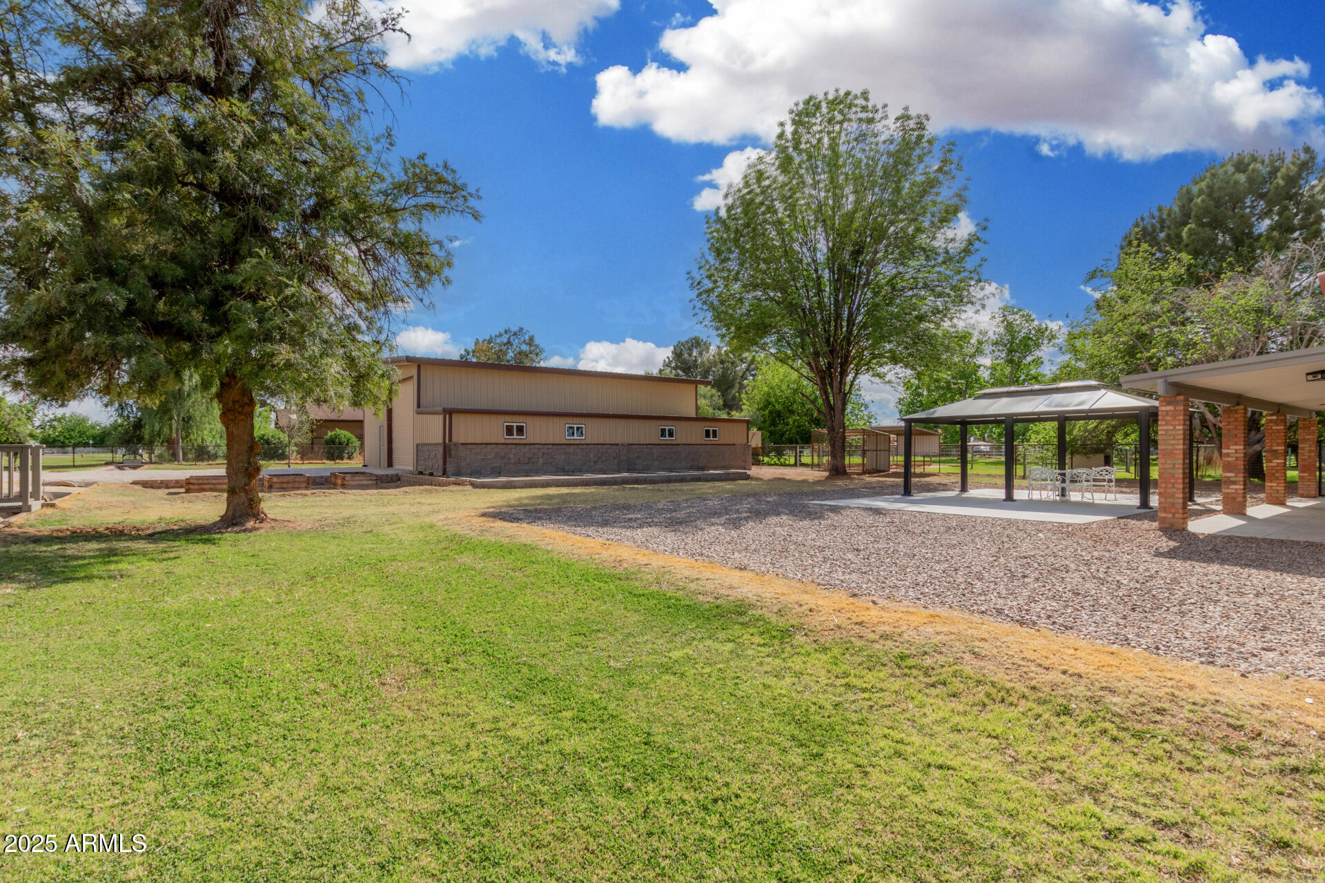 1141 E SAGEBRUSH Street