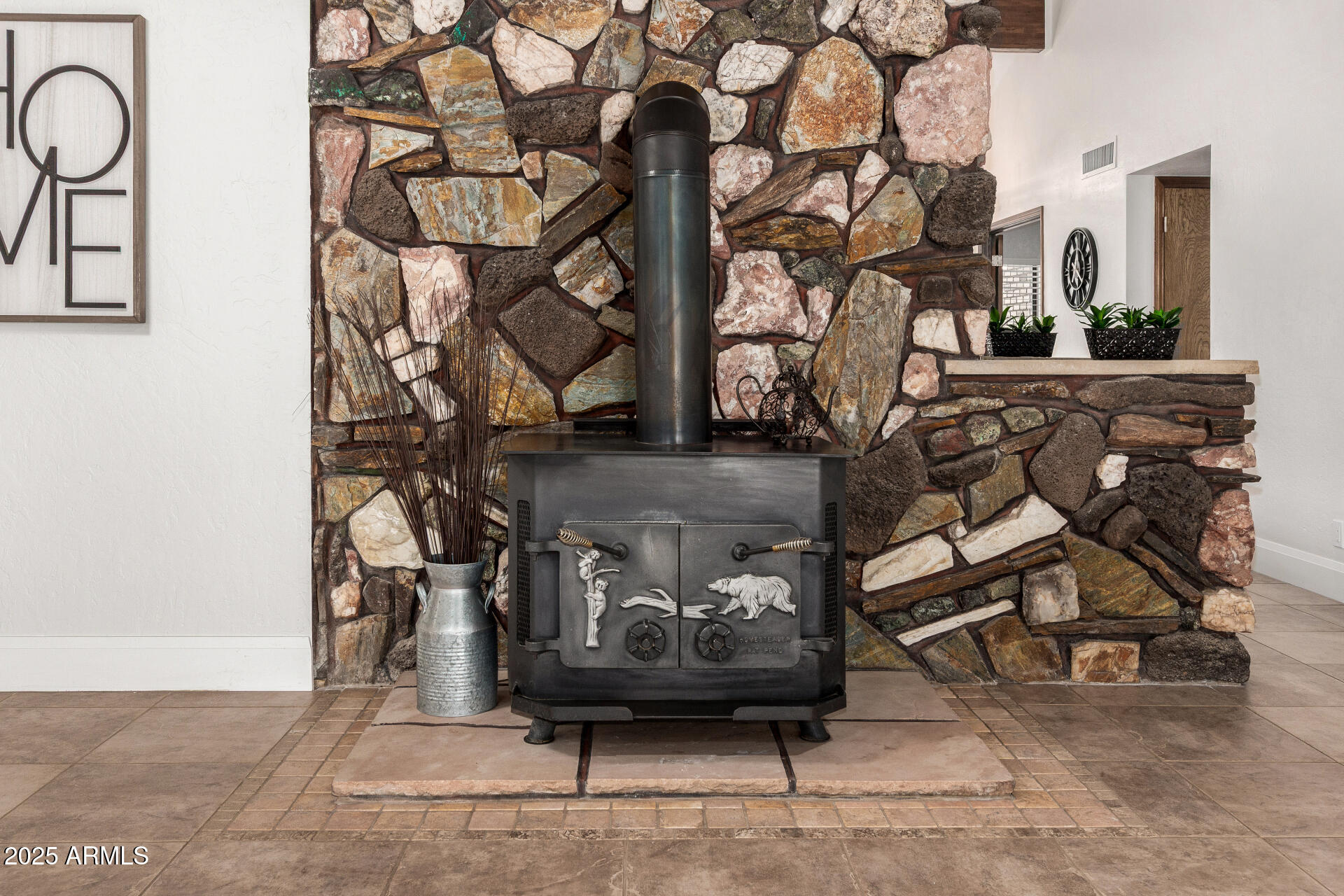 1141 E SAGEBRUSH Street