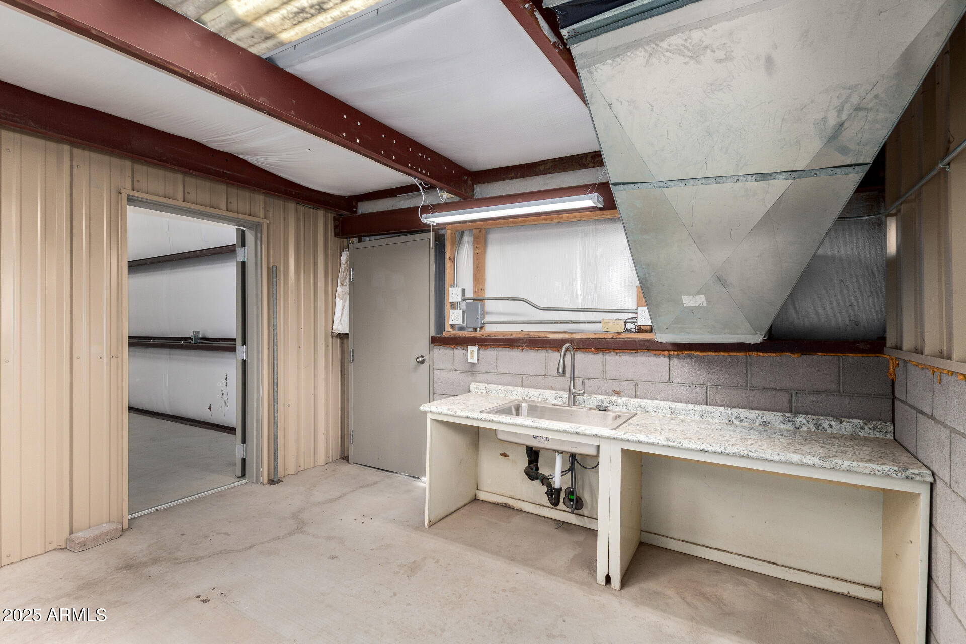 1141 E SAGEBRUSH Street