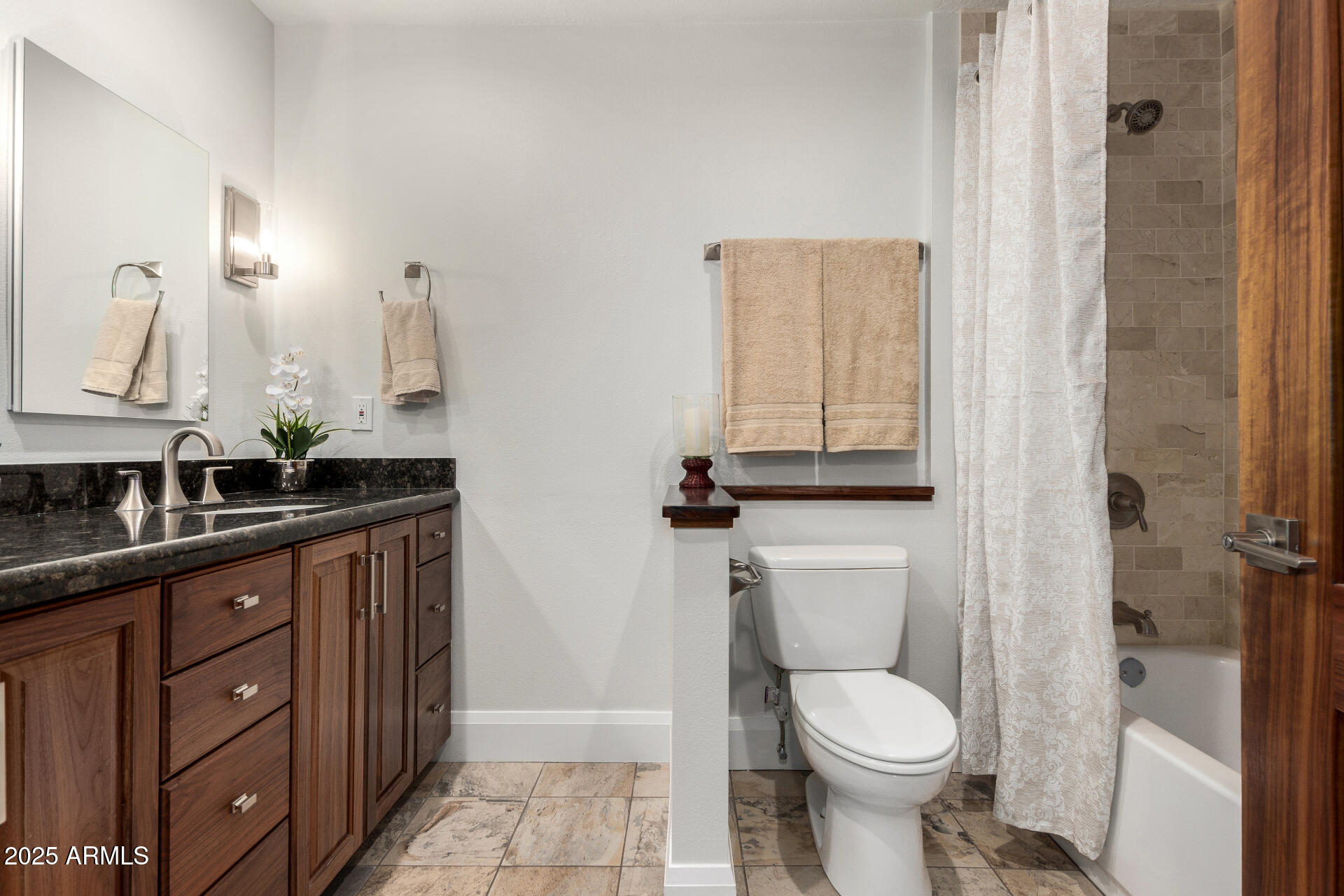 1141 E SAGEBRUSH Street