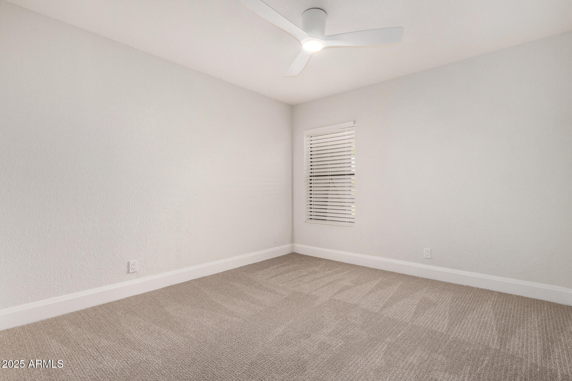 1141 E SAGEBRUSH Street