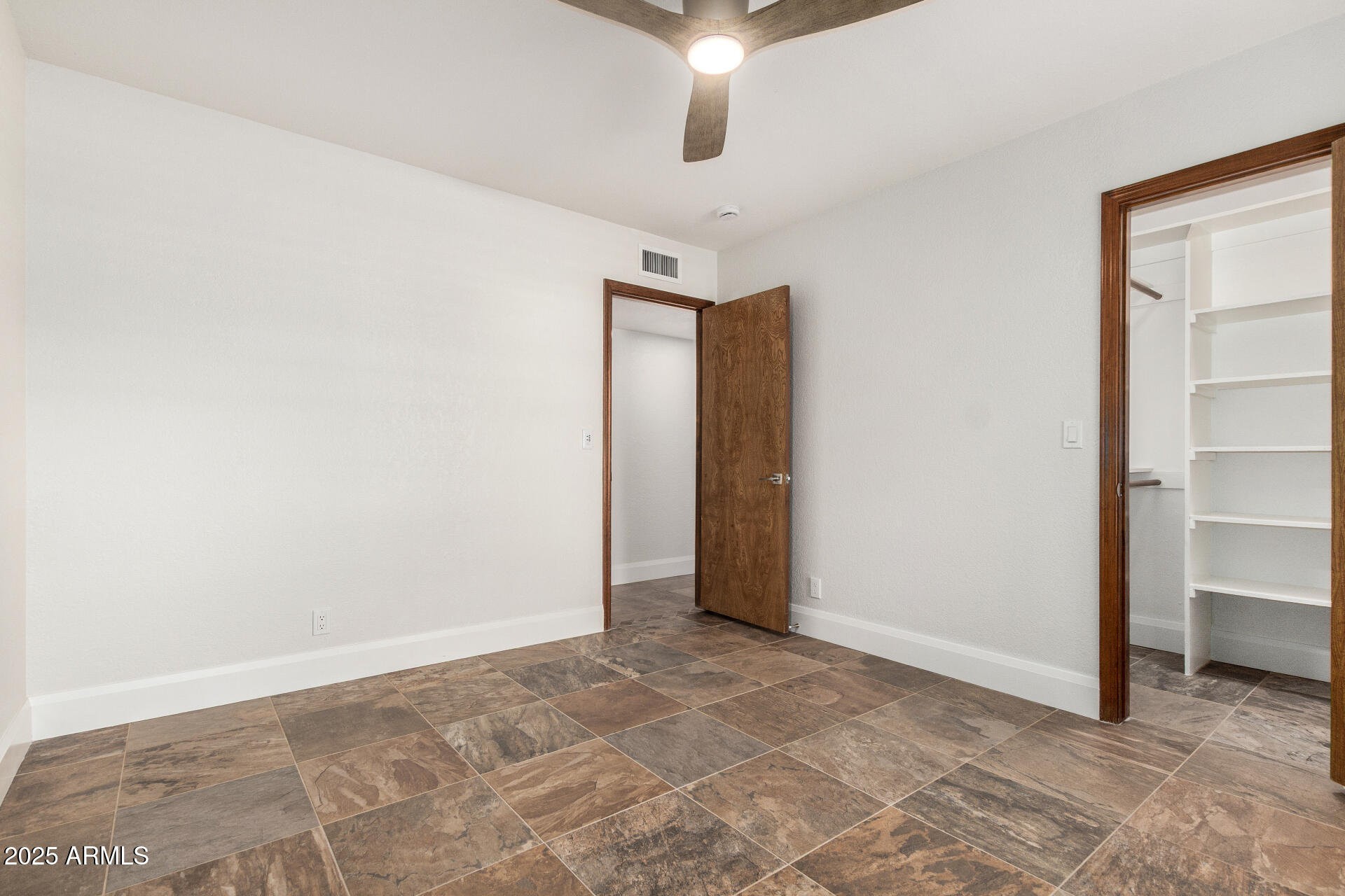 1141 E SAGEBRUSH Street