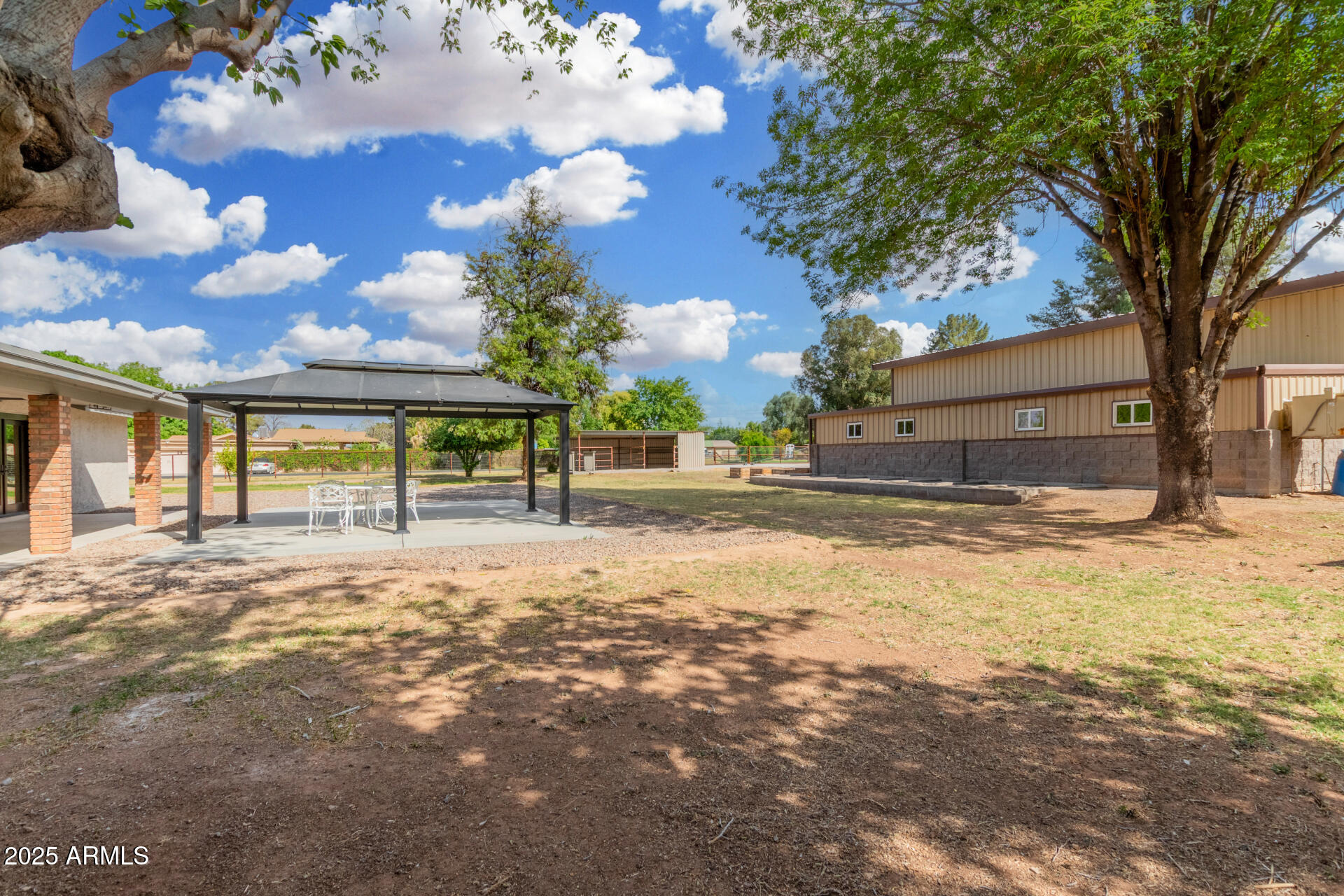 1141 E SAGEBRUSH Street