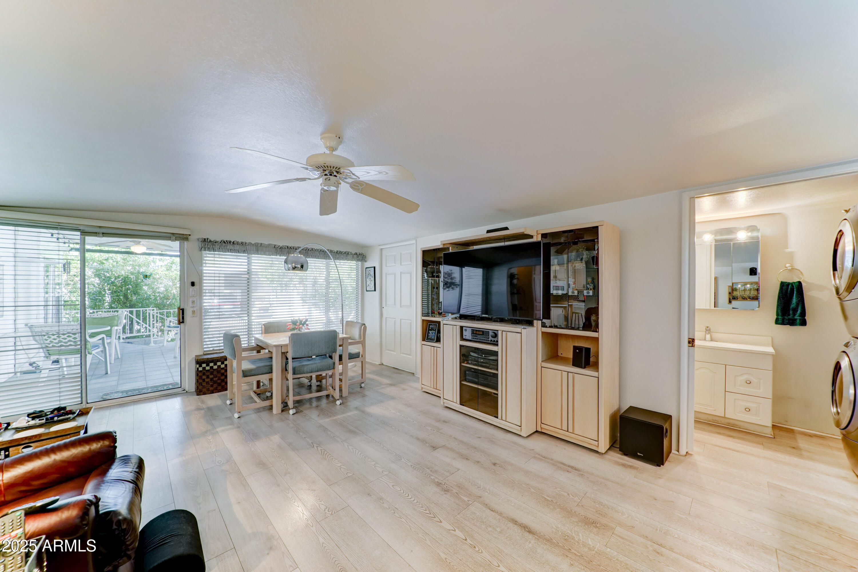 111 S GREENFIELD Road, 670