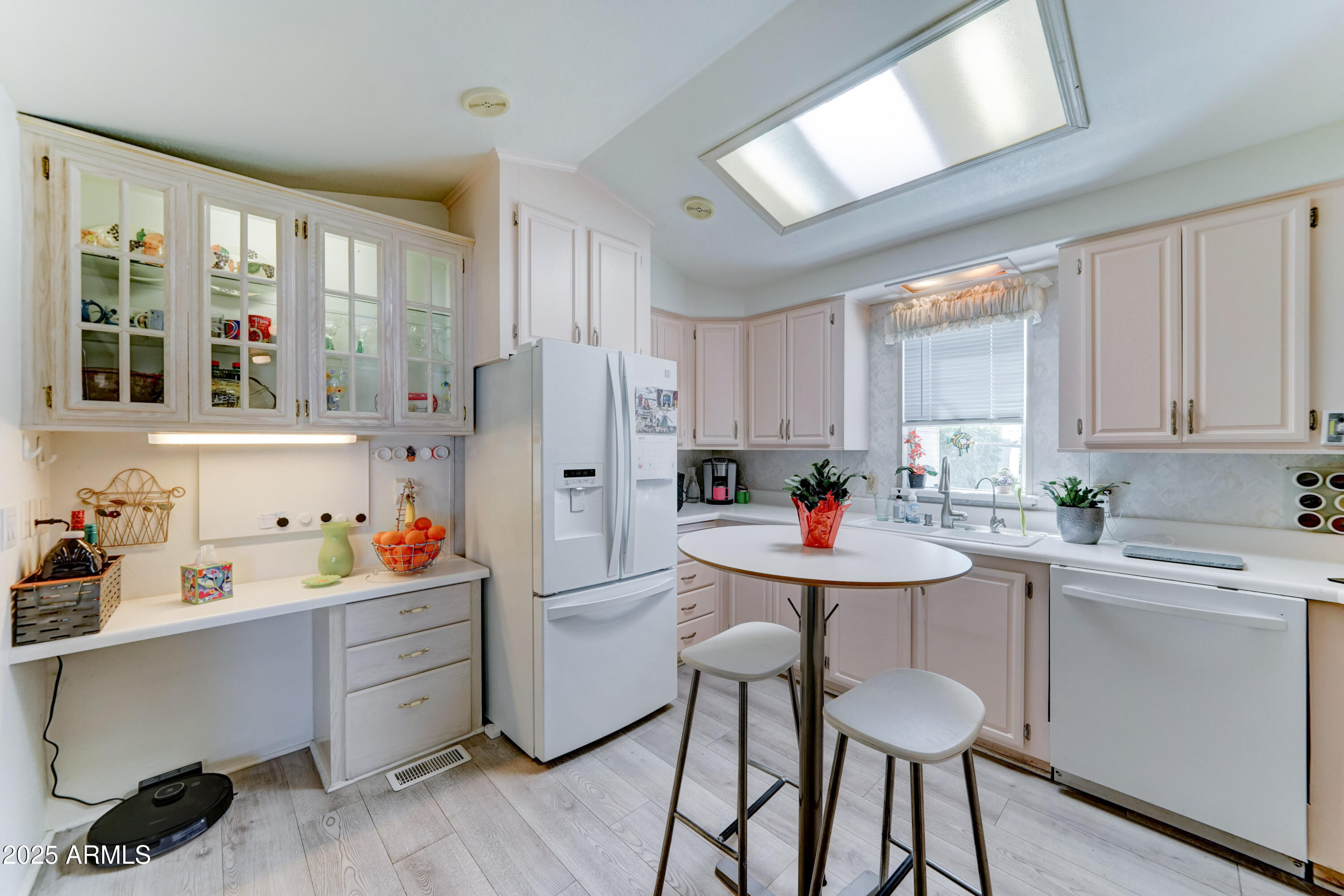 111 S GREENFIELD Road, 670