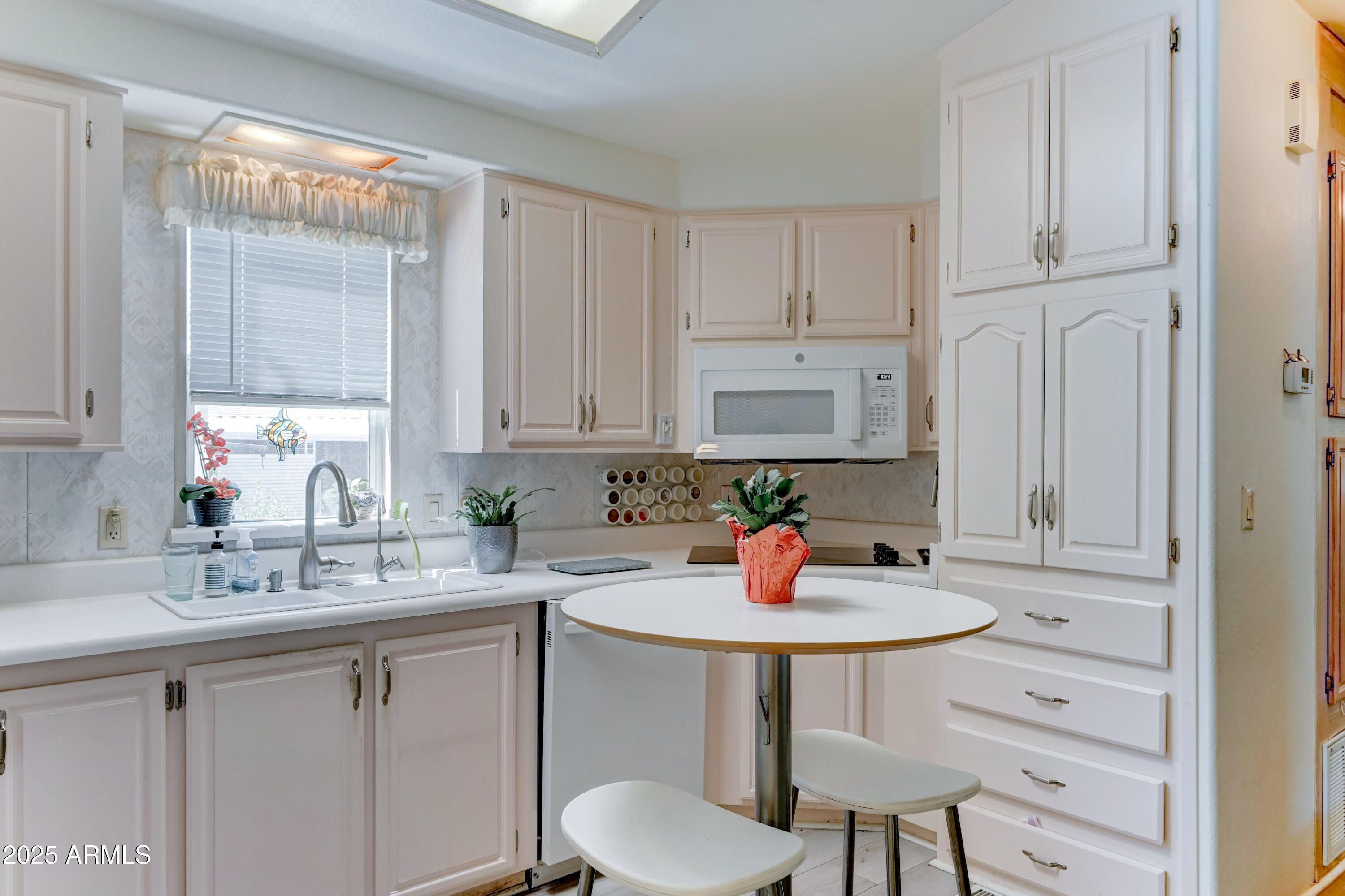111 S GREENFIELD Road, 670