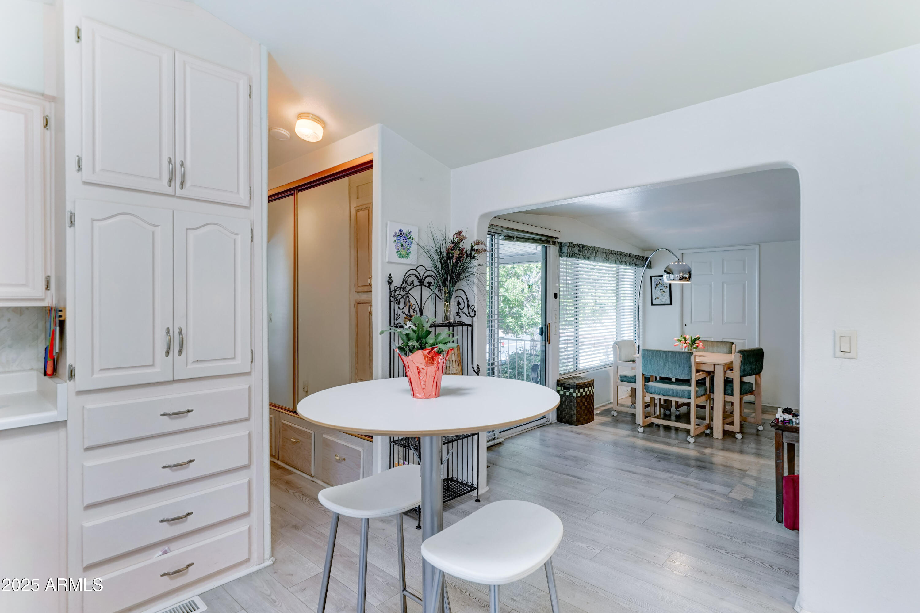111 S GREENFIELD Road, 670
