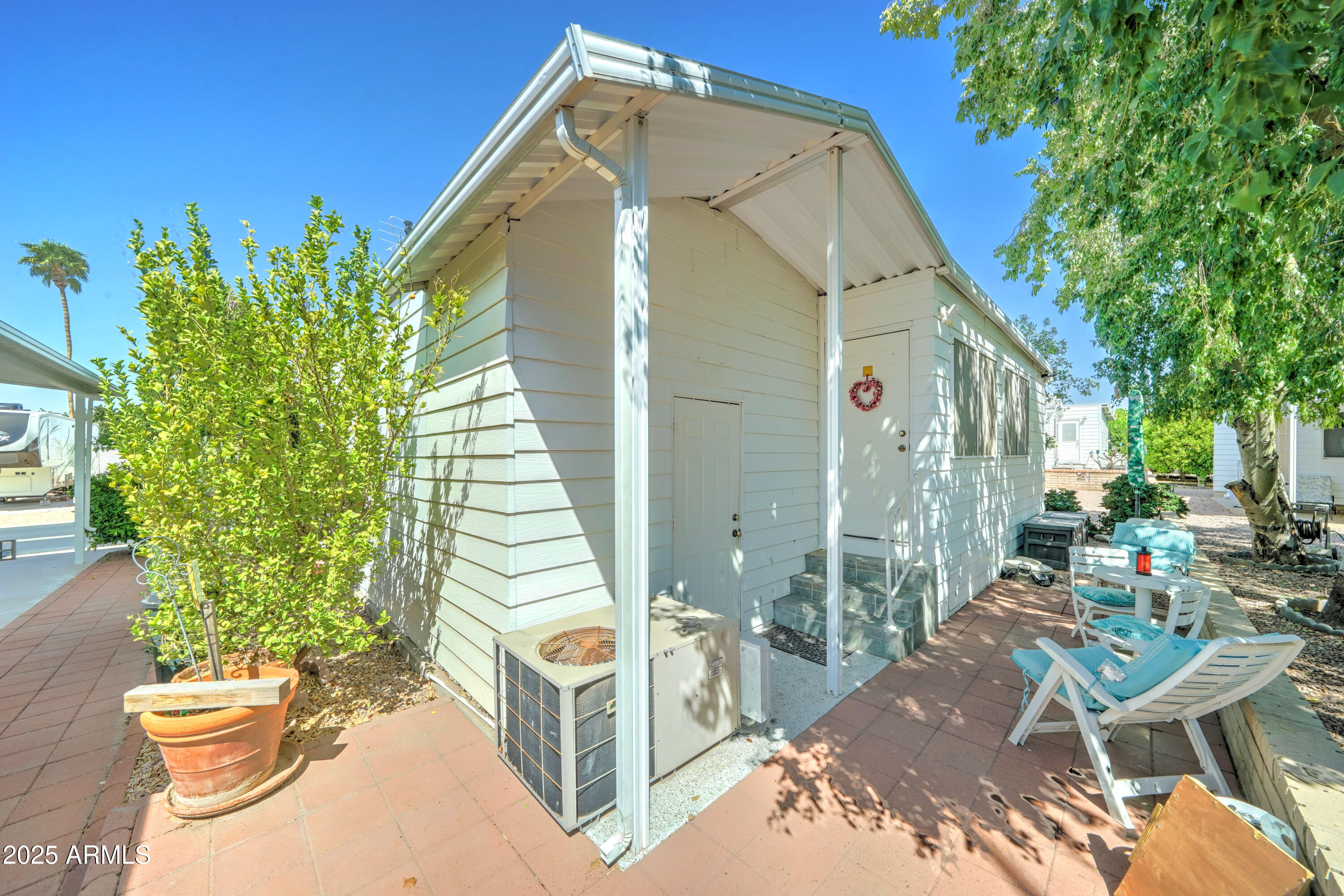 111 S GREENFIELD Road, 670