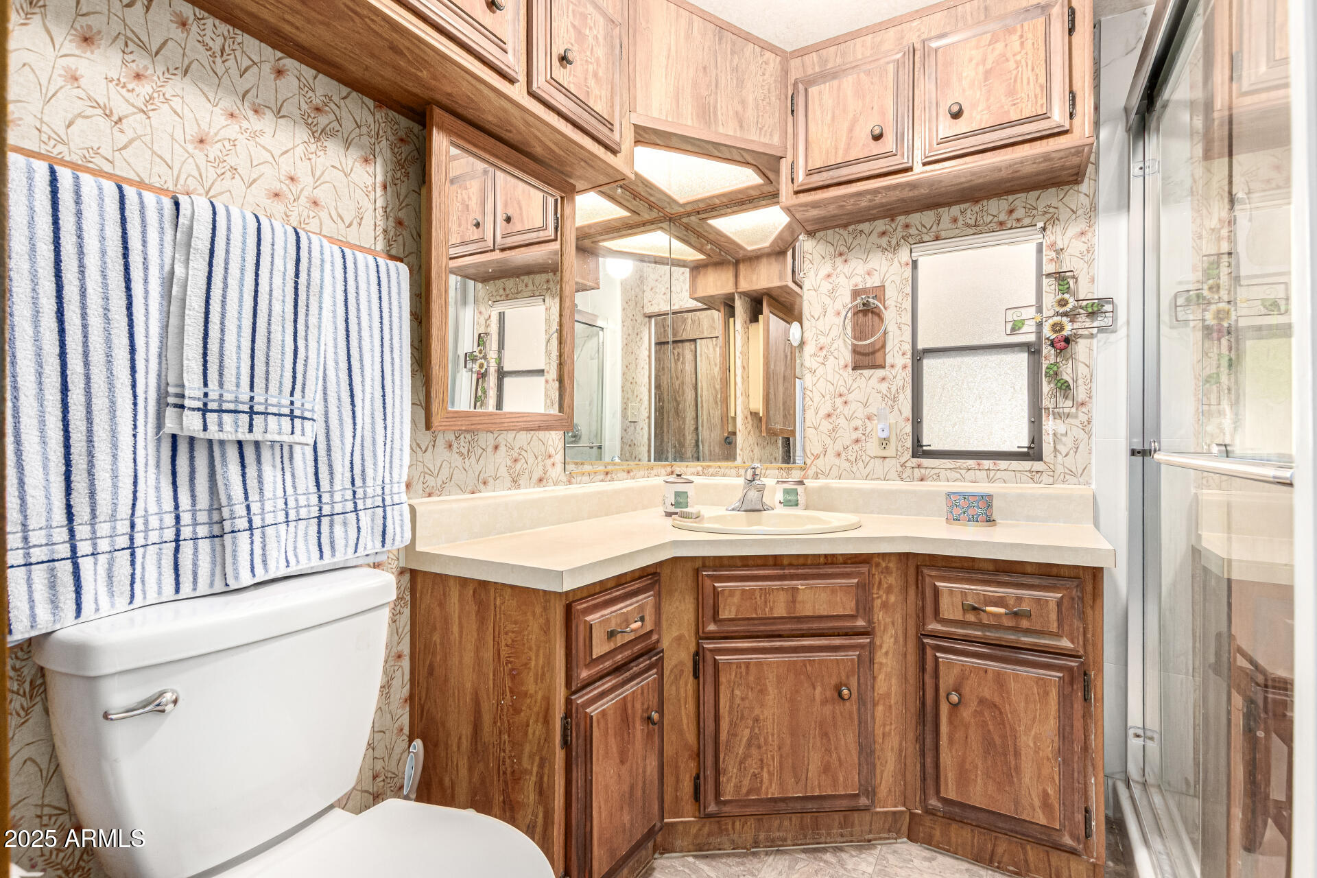 111 S GREENFIELD Road 119