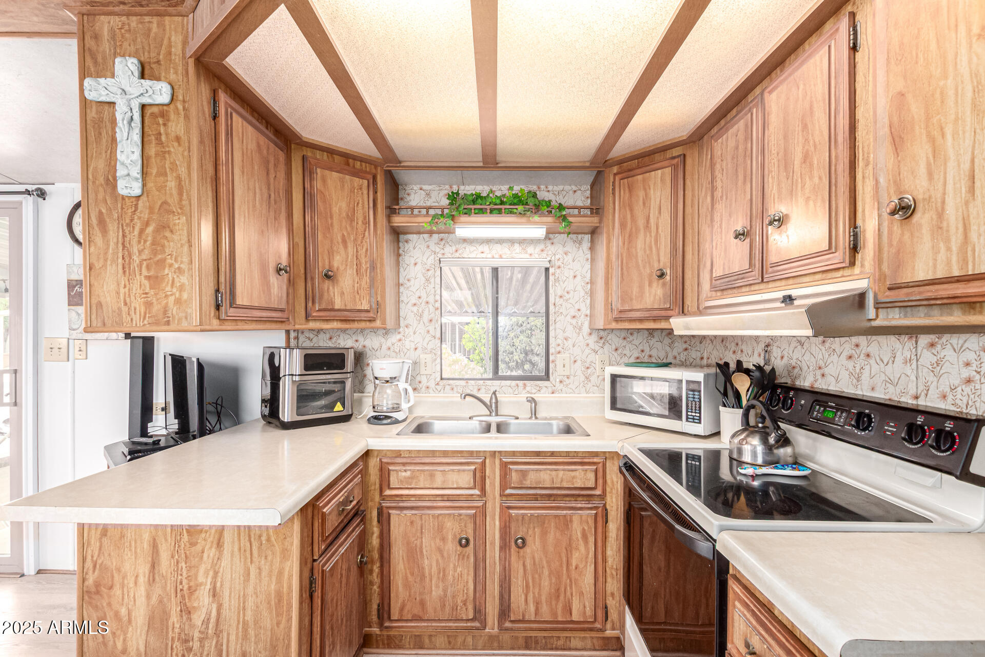 111 S GREENFIELD Road 119