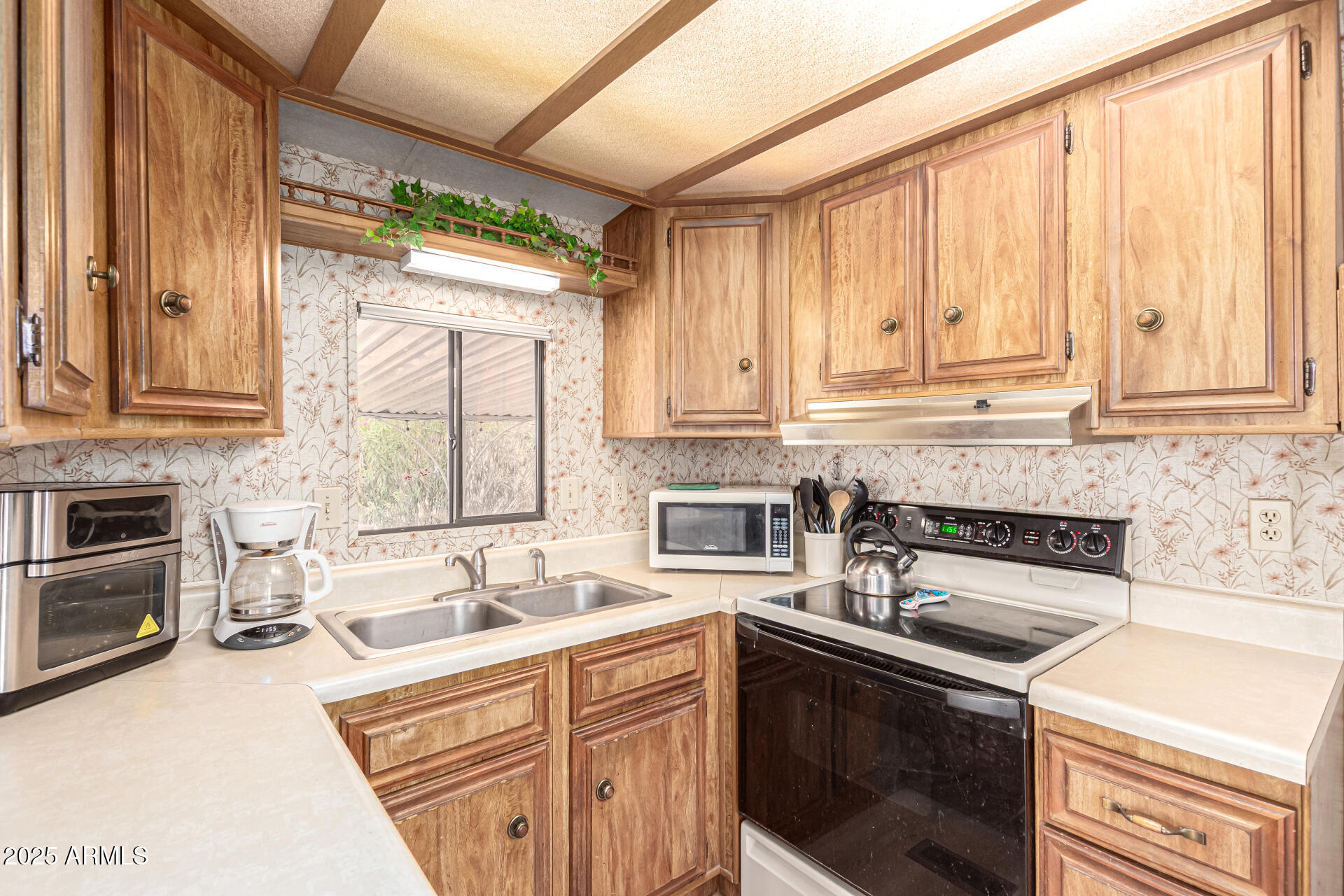 111 S GREENFIELD Road 119