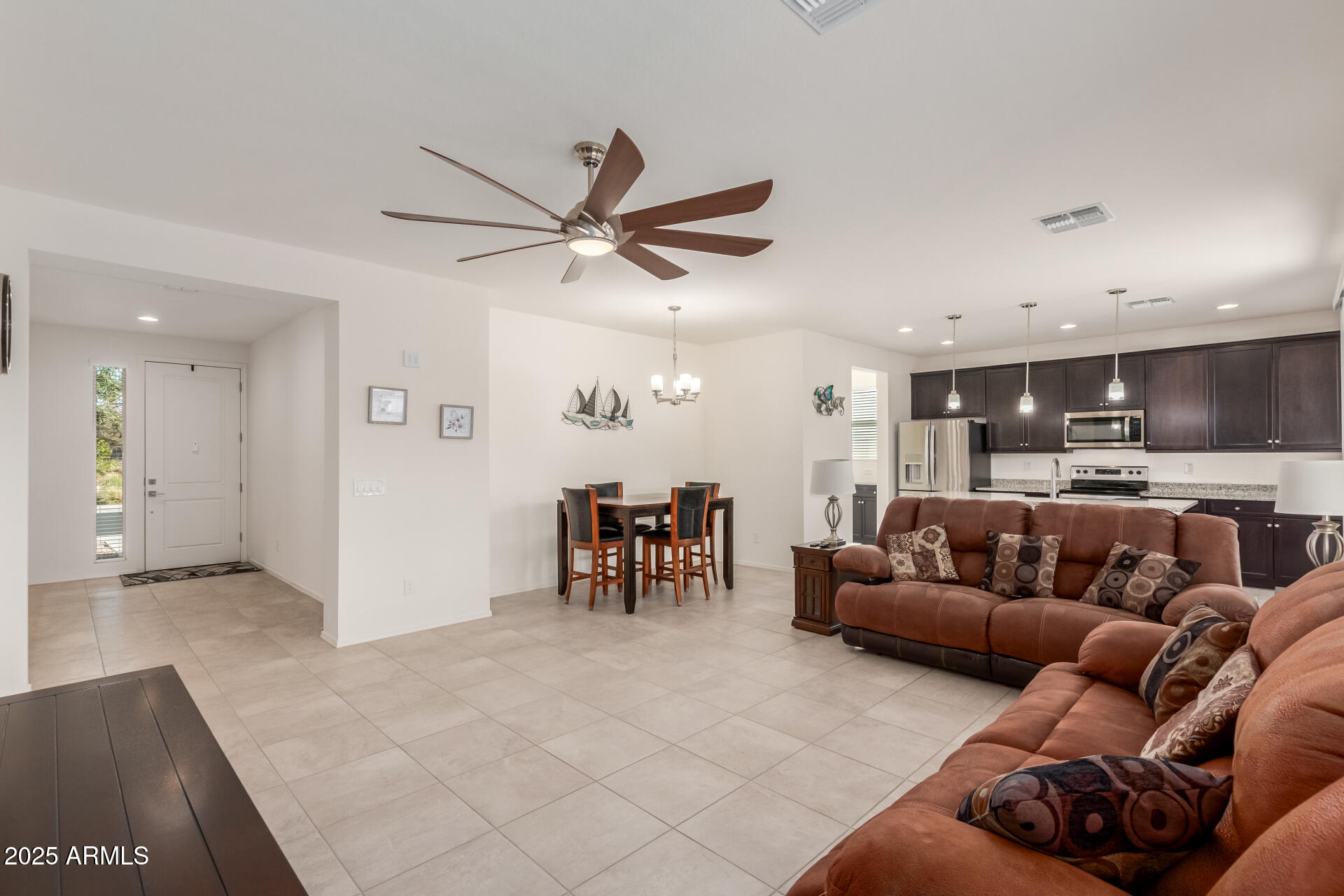 1412 W SONOQUI Boulevard