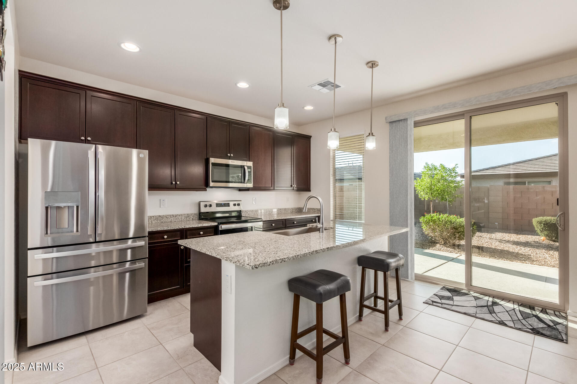 1412 W SONOQUI Boulevard