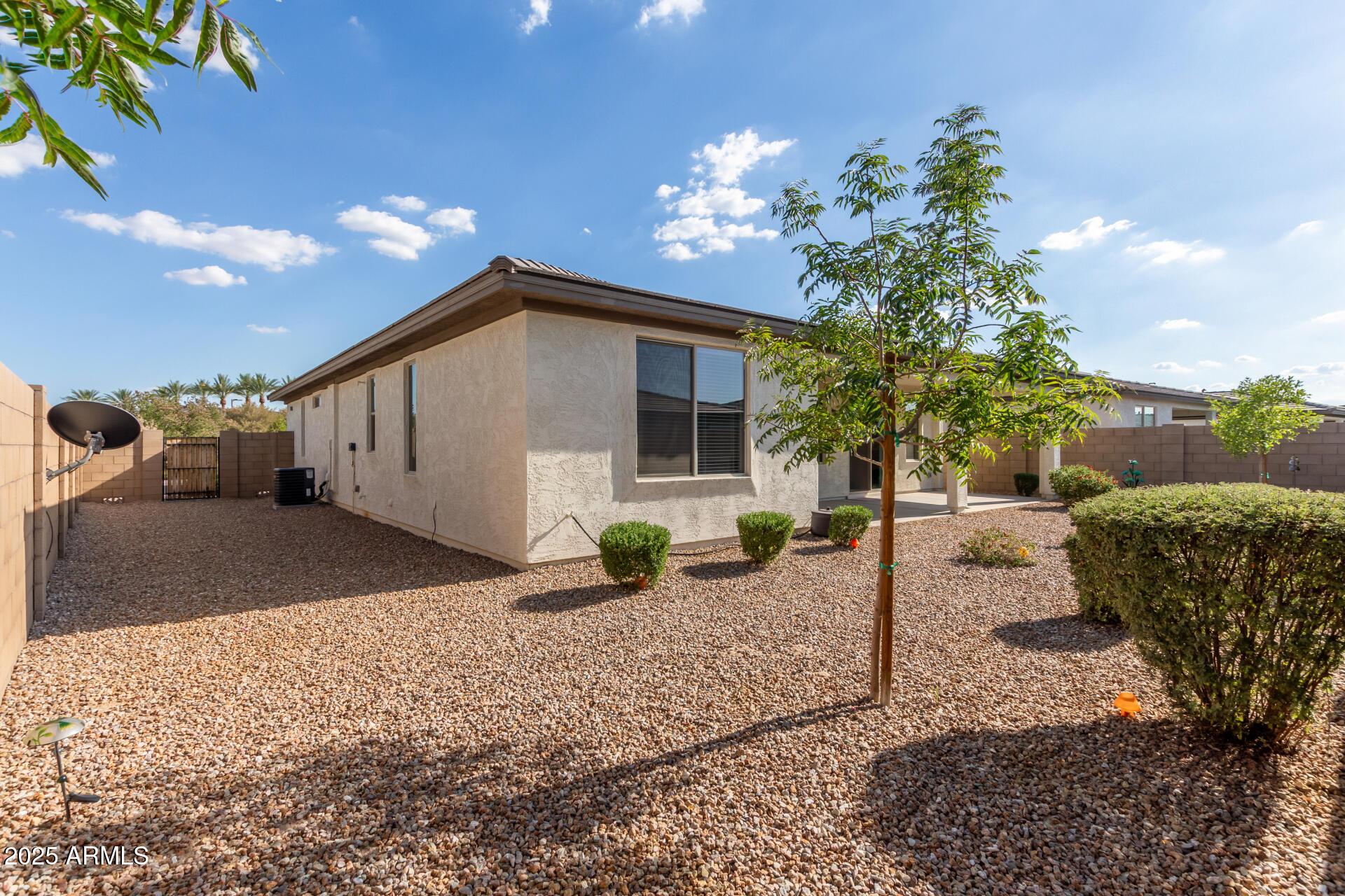 1412 W SONOQUI Boulevard