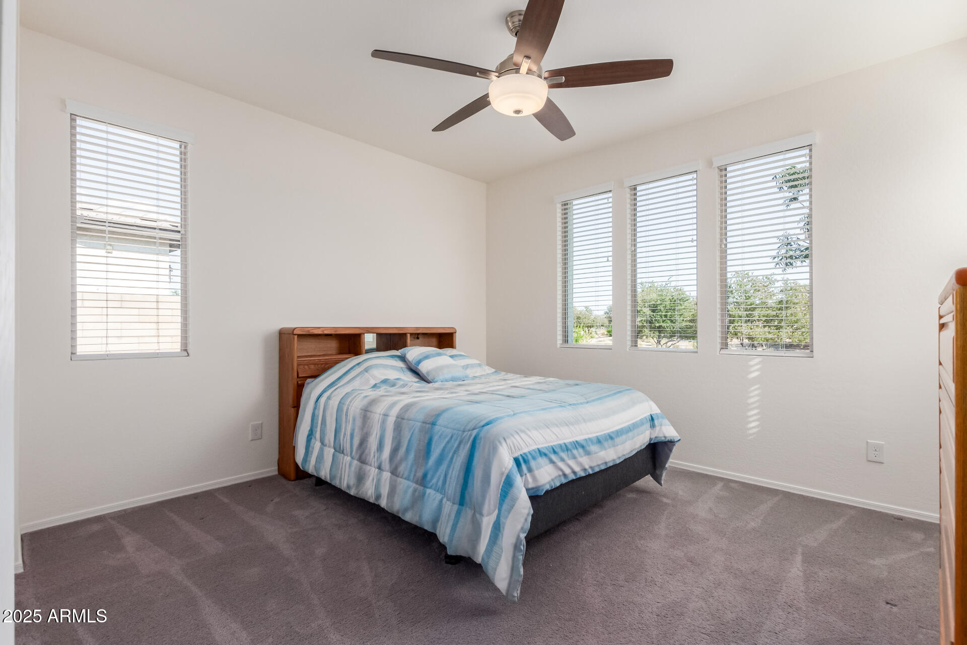 1412 W SONOQUI Boulevard