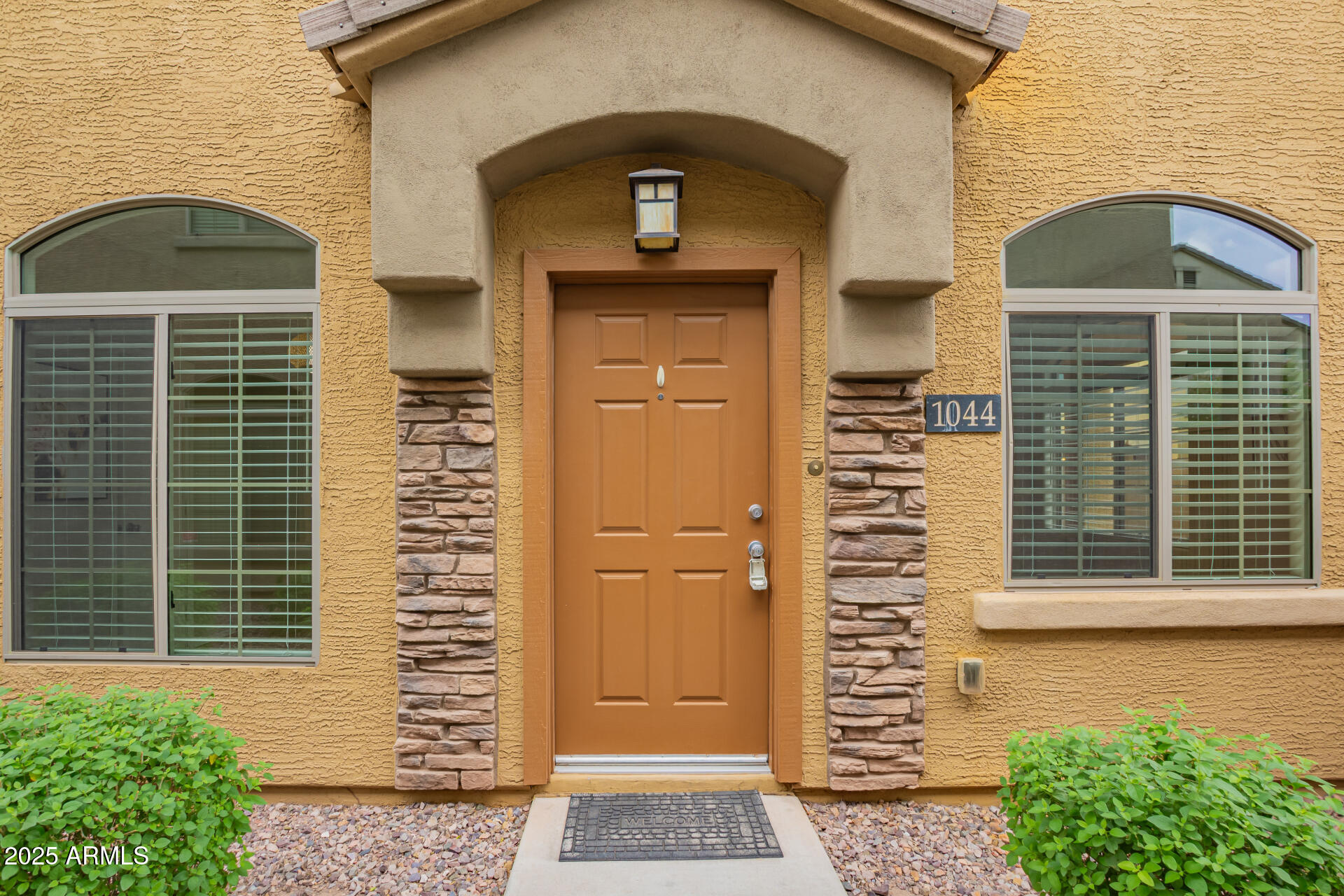 1350 S GREENFIELD Road 1044