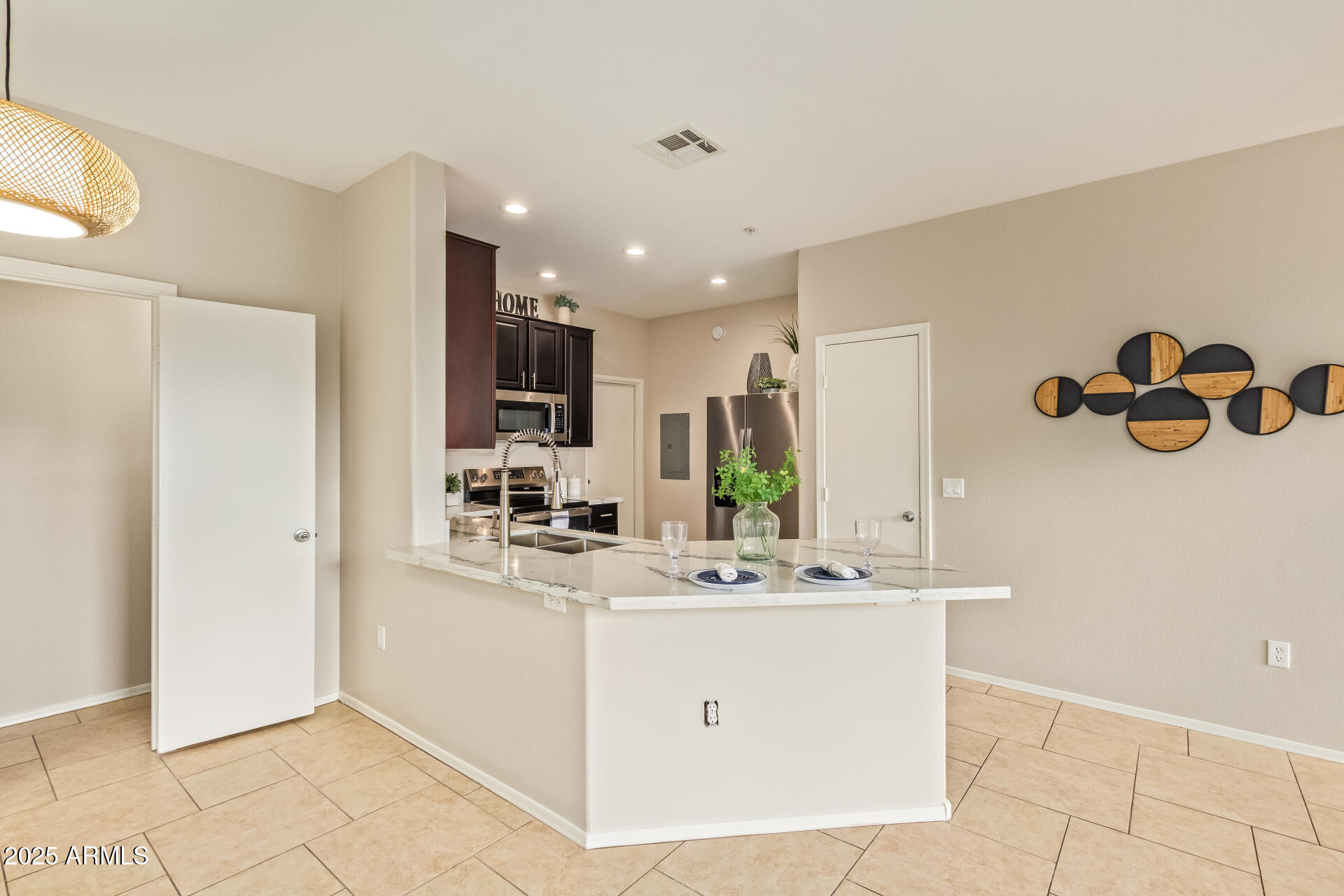 1350 S GREENFIELD Road 1044