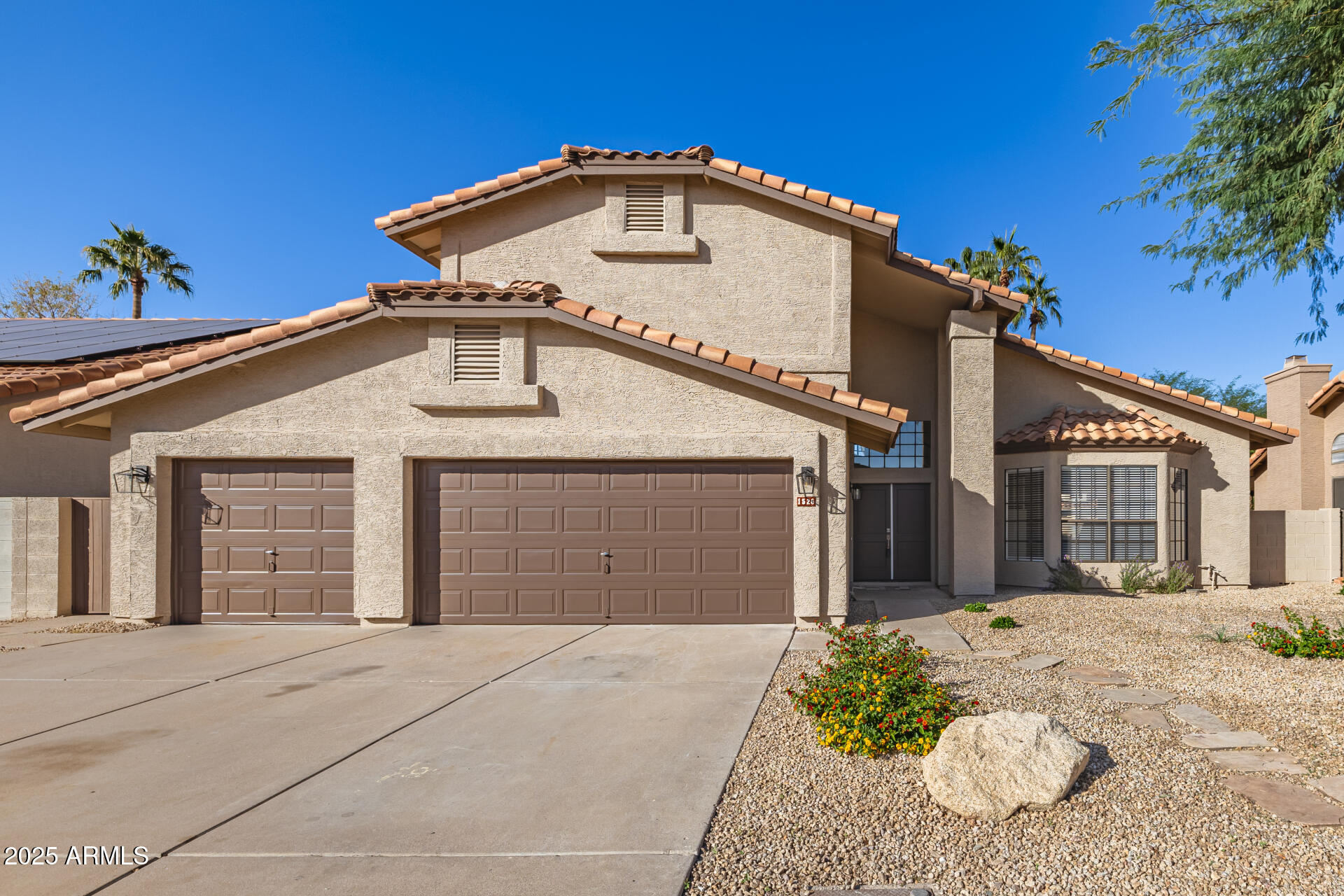 1526 W SEA HAZE Drive