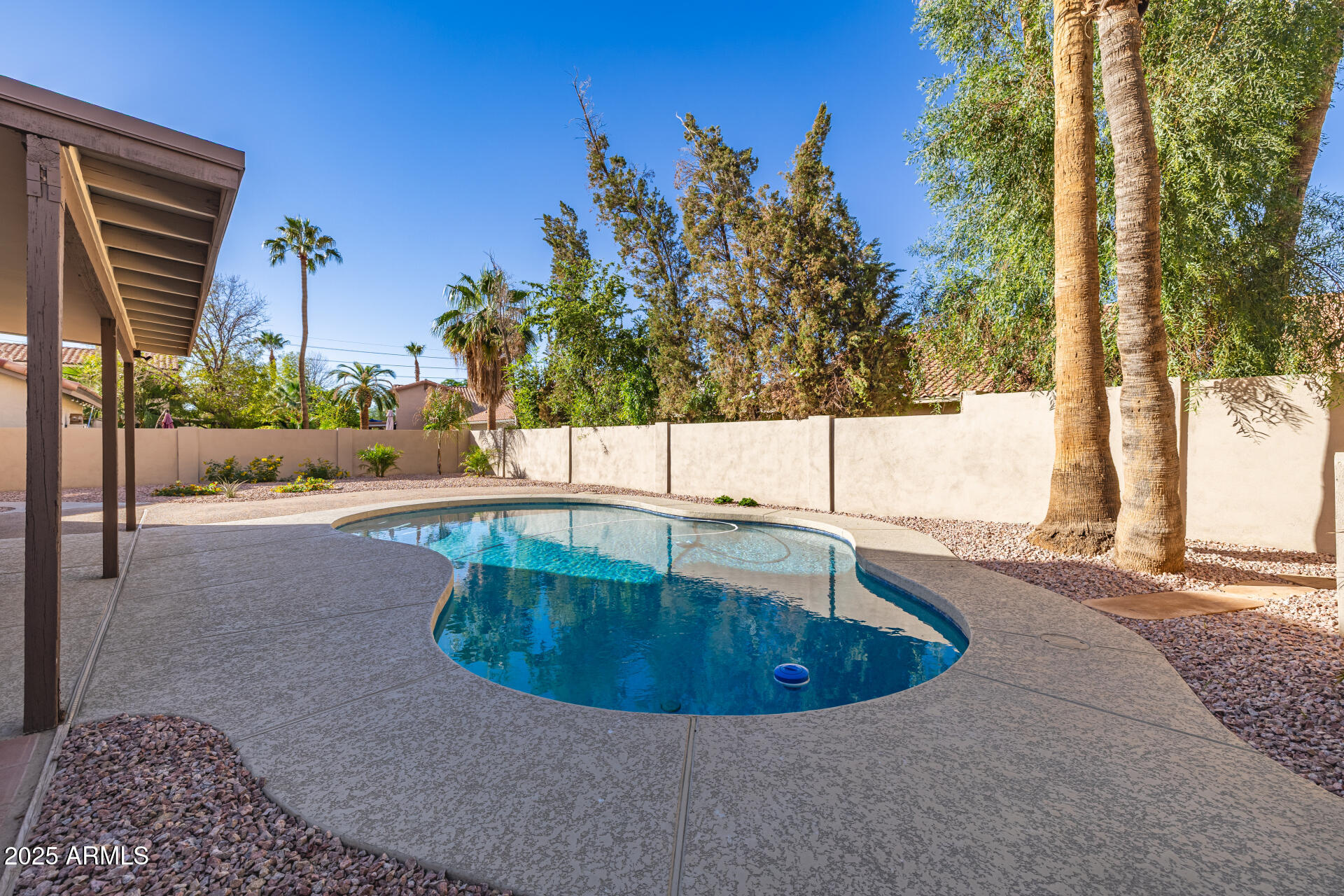 1526 W SEA HAZE Drive