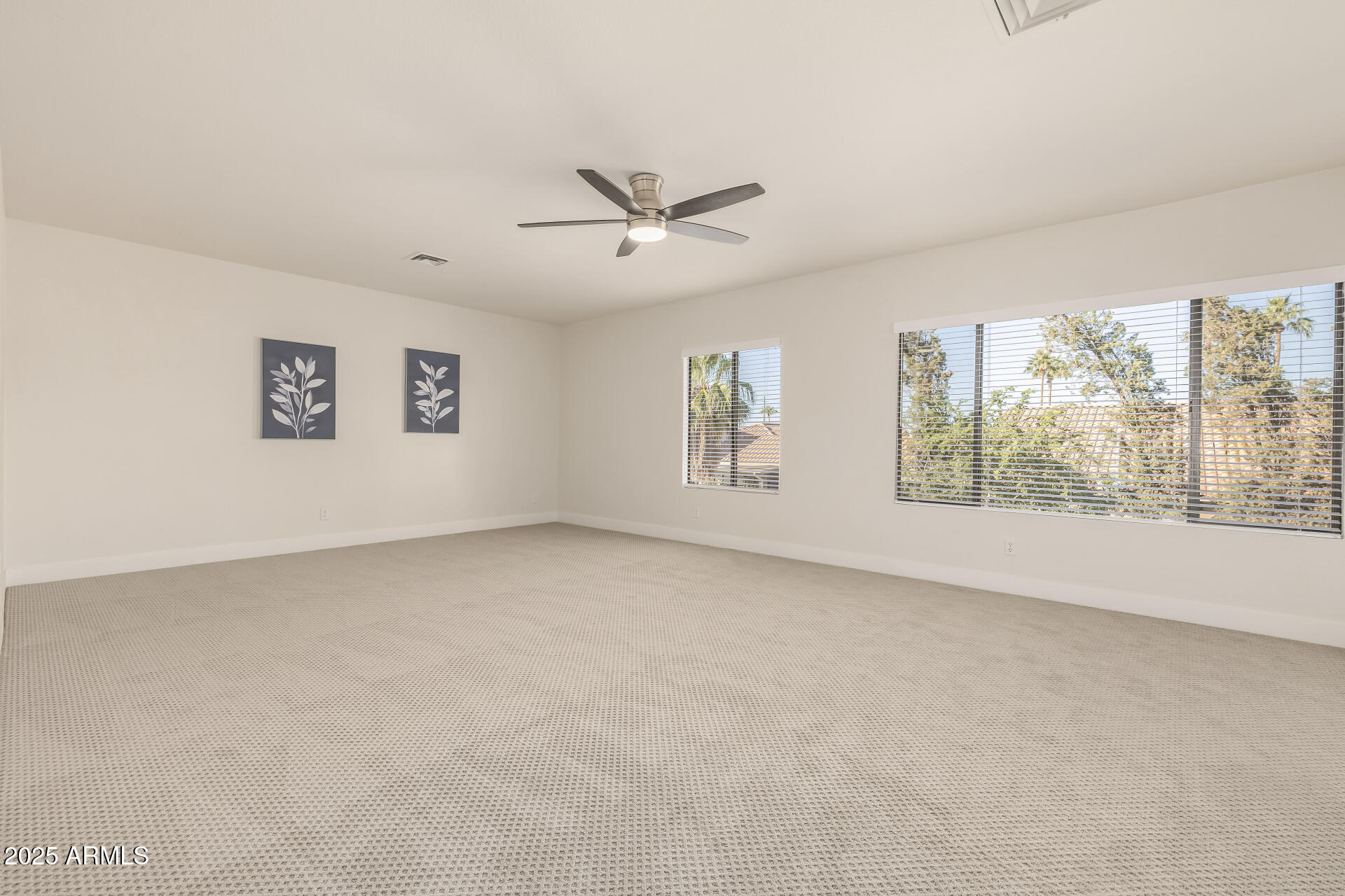 1526 W SEA HAZE Drive