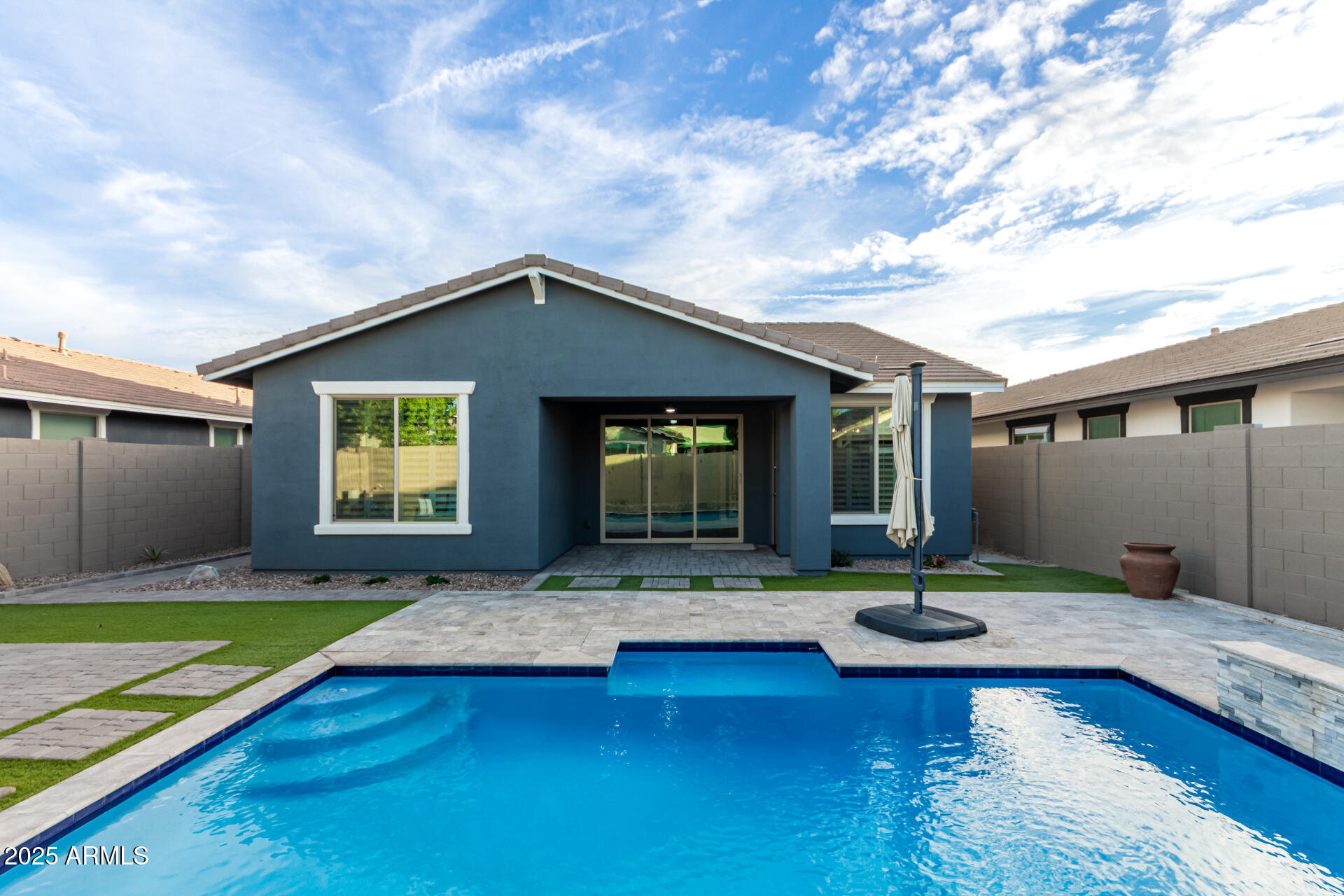 4312 E RAWHIDE Street