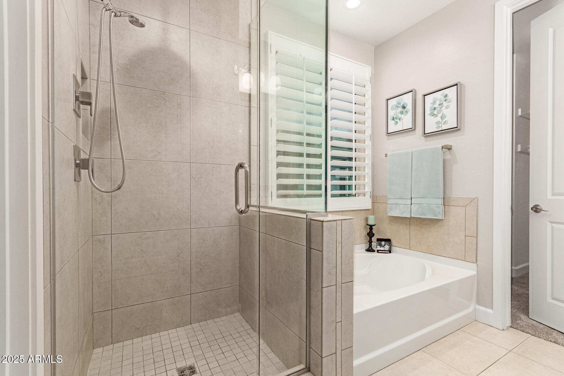 4312 E RAWHIDE Street