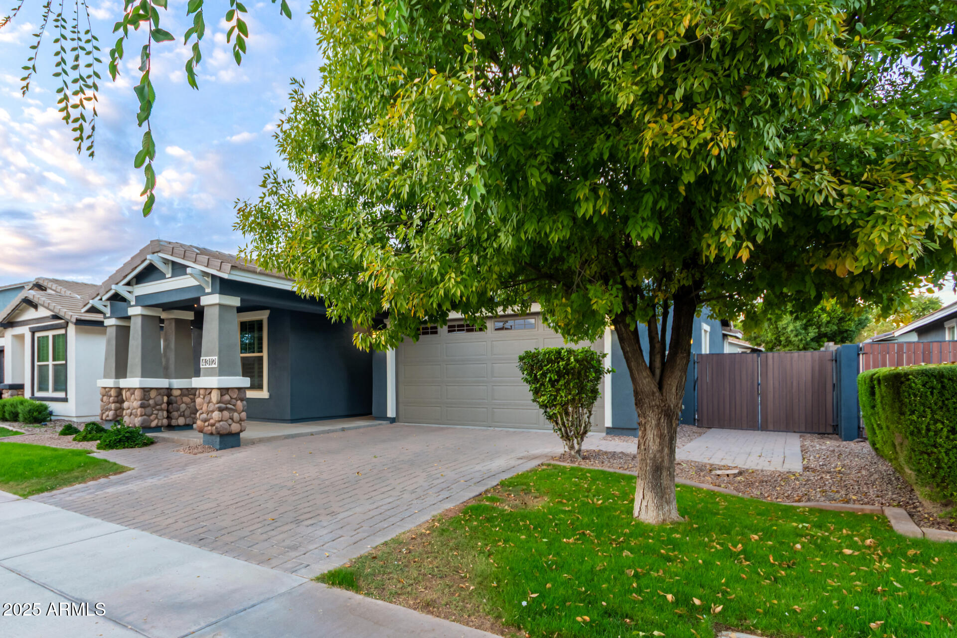 4312 E RAWHIDE Street