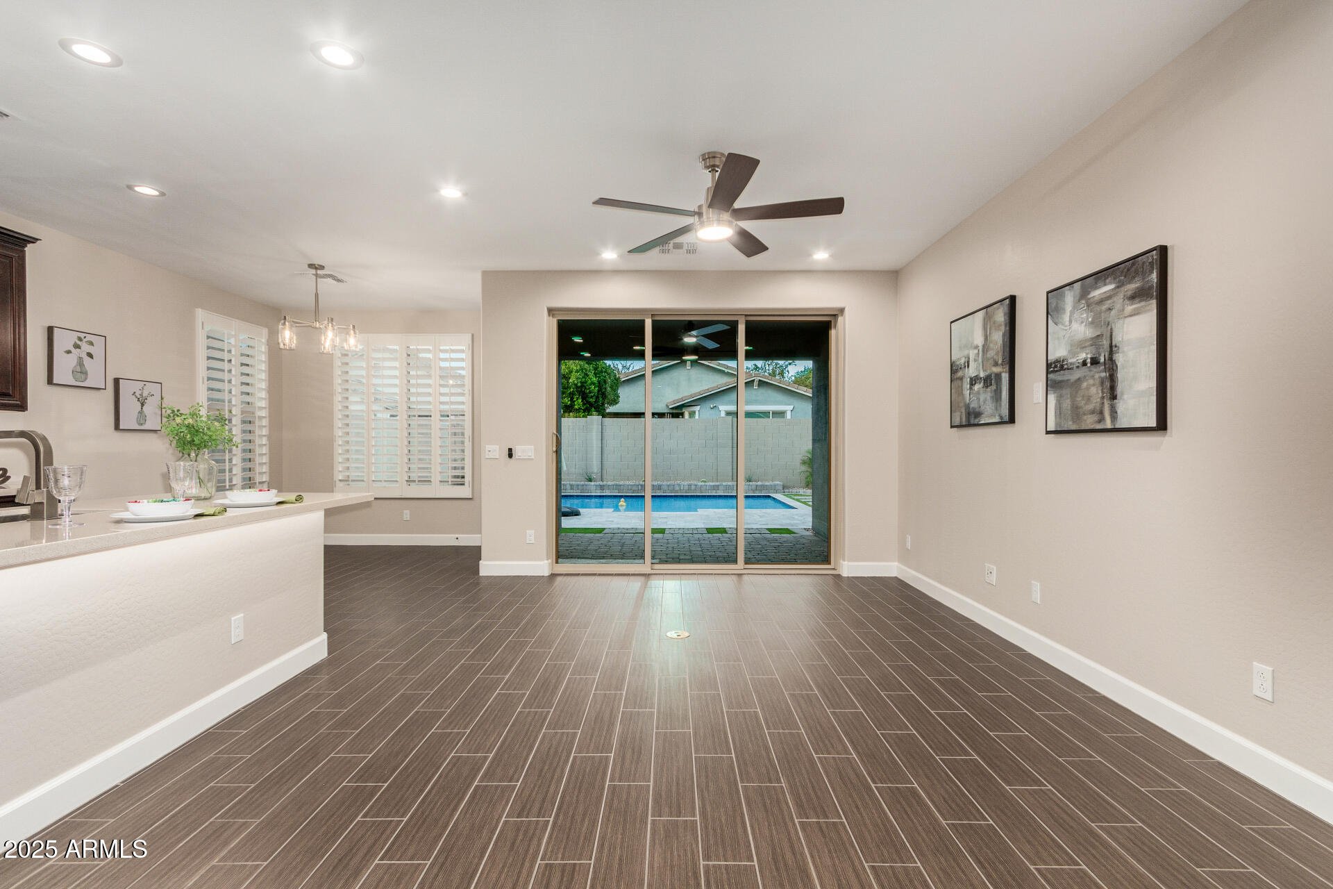 4312 E RAWHIDE Street