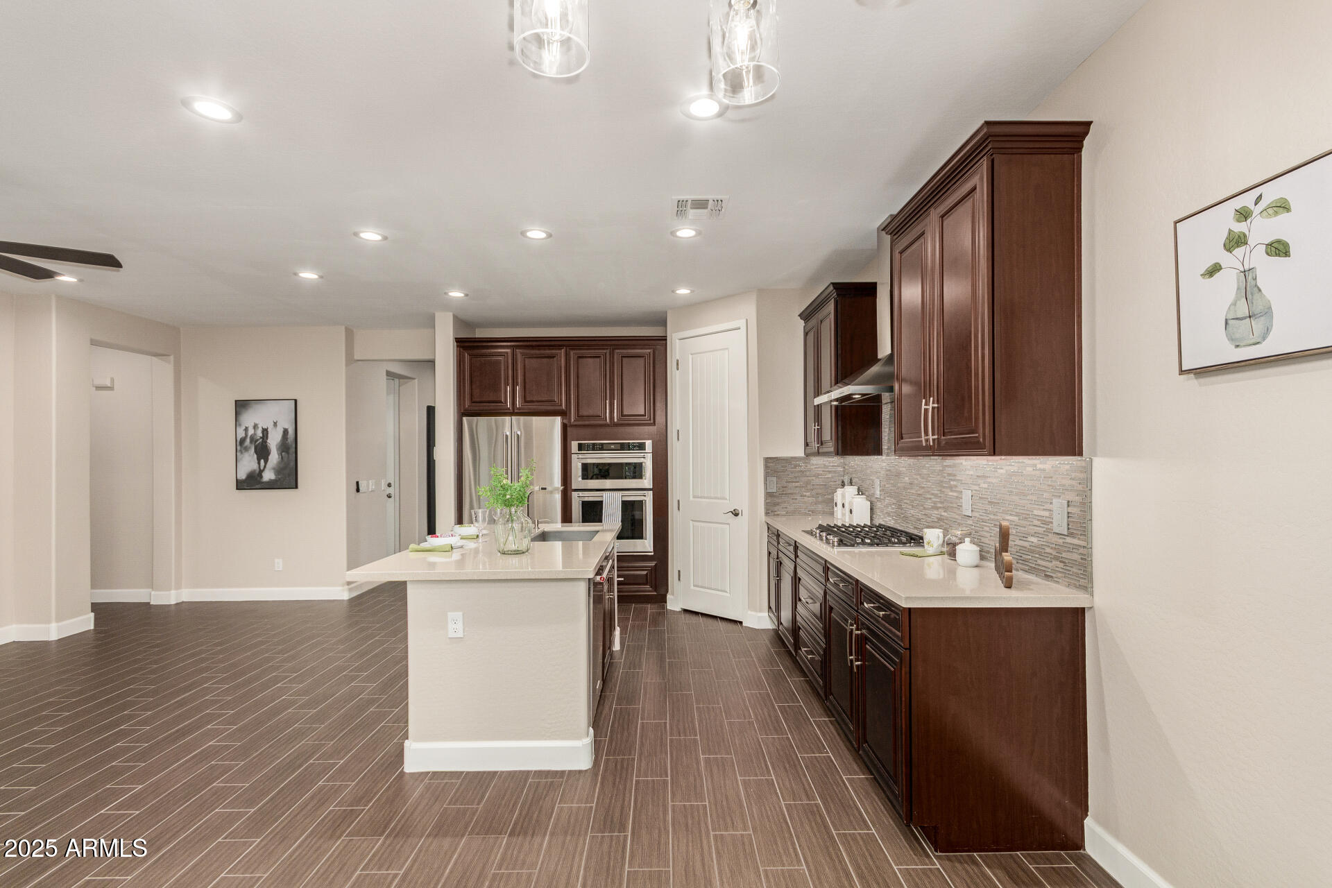 4312 E RAWHIDE Street