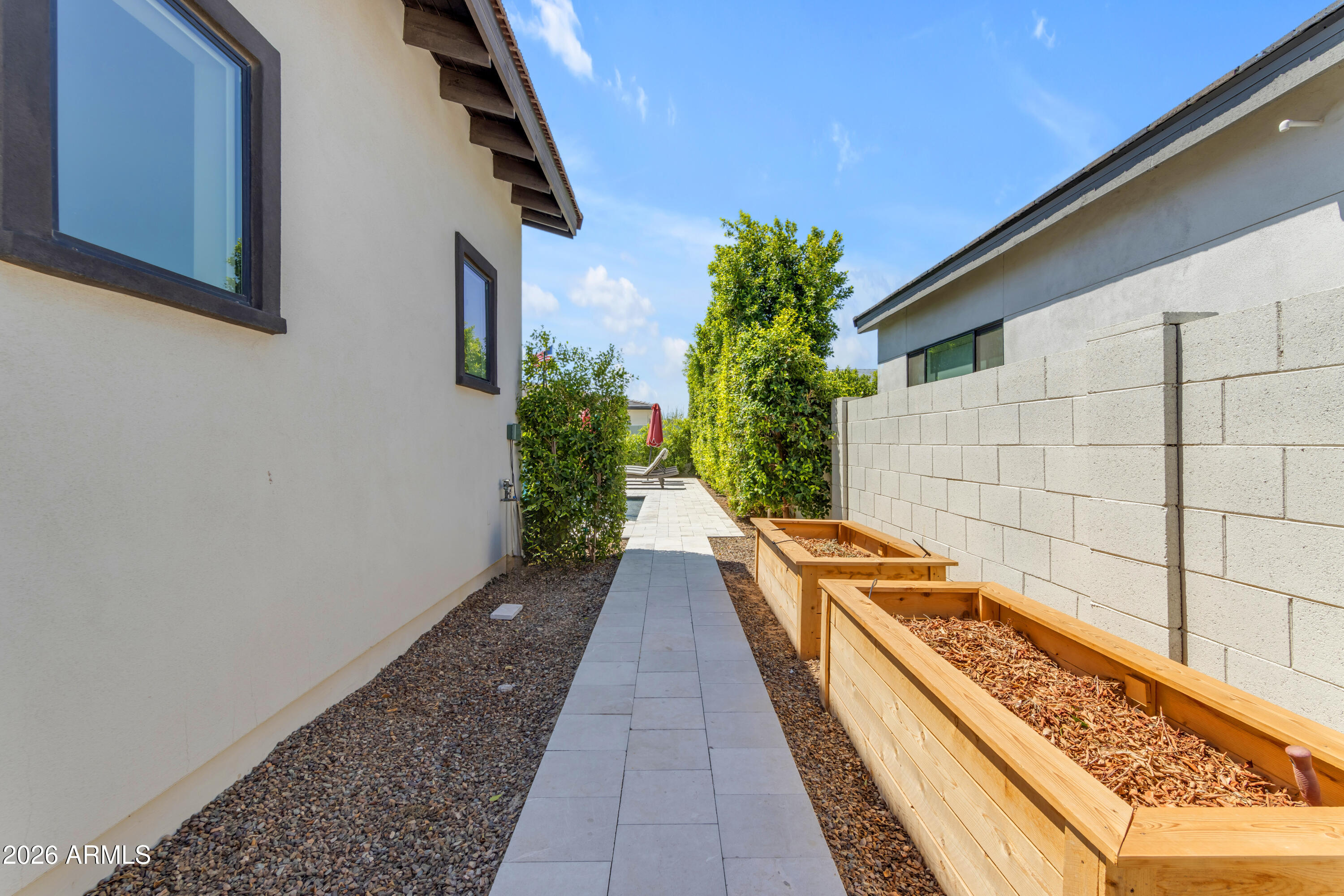 21961 E VIA DE ARBOLES Street