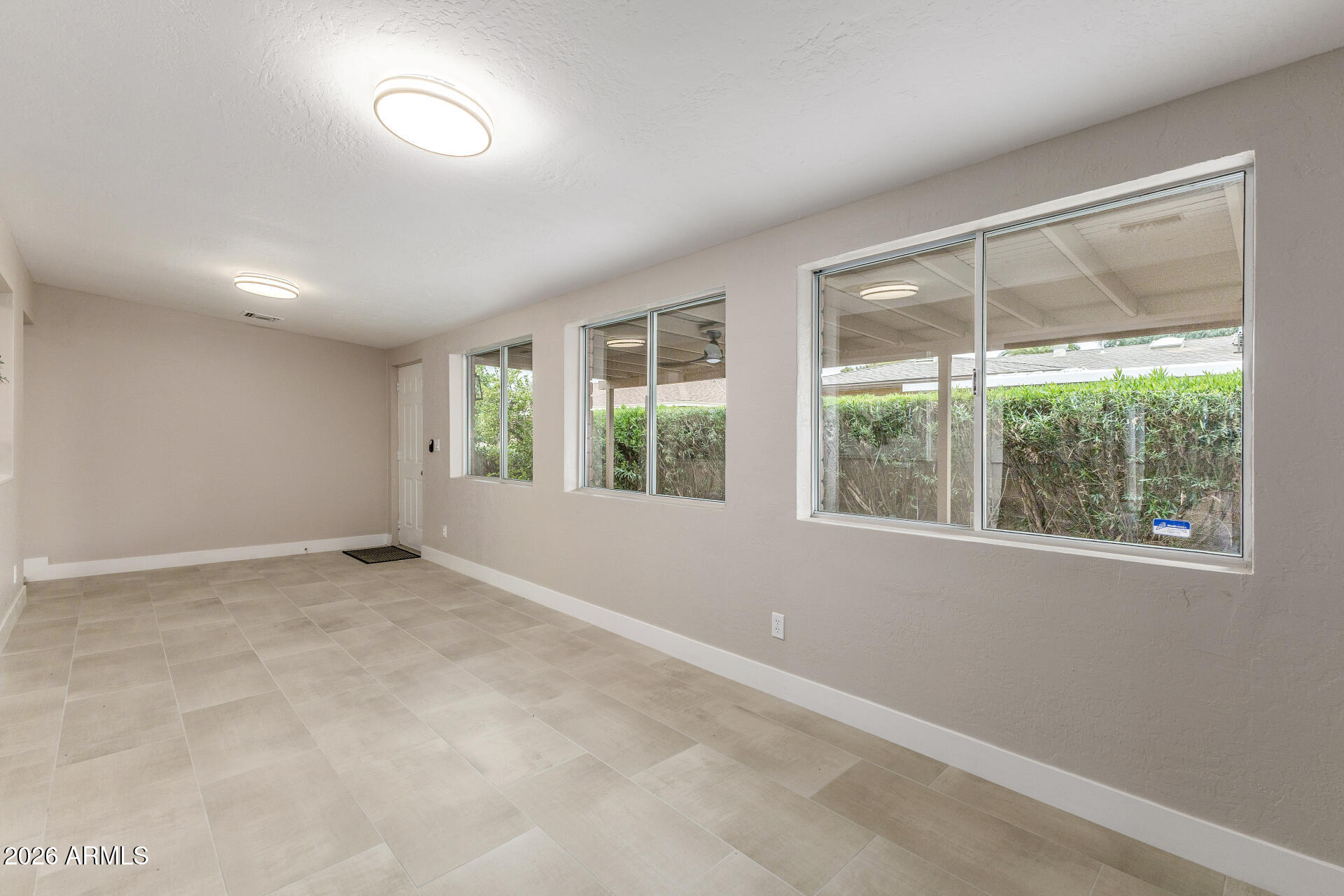 4632 E ESCONDIDO Avenue