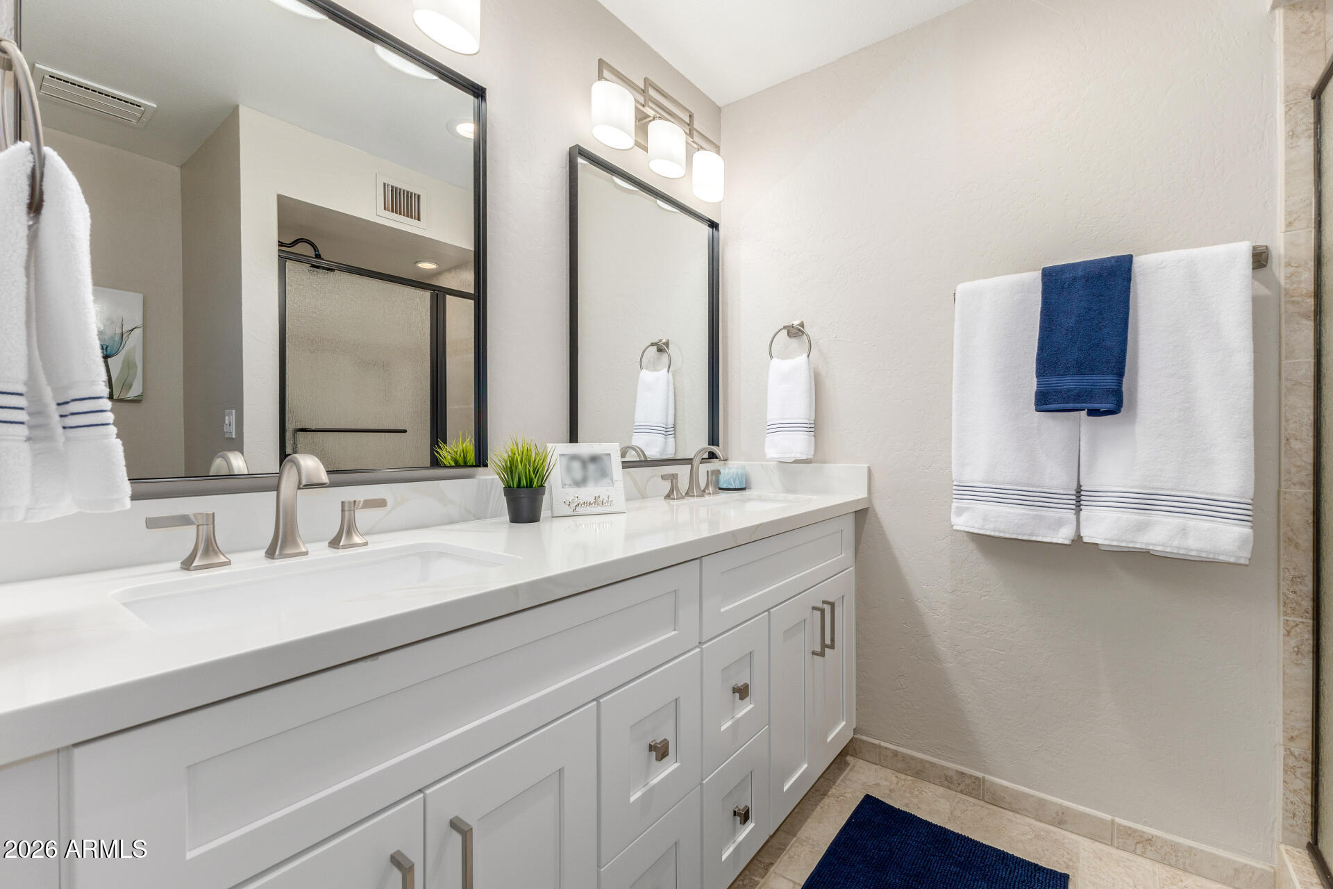 4632 E ESCONDIDO Avenue