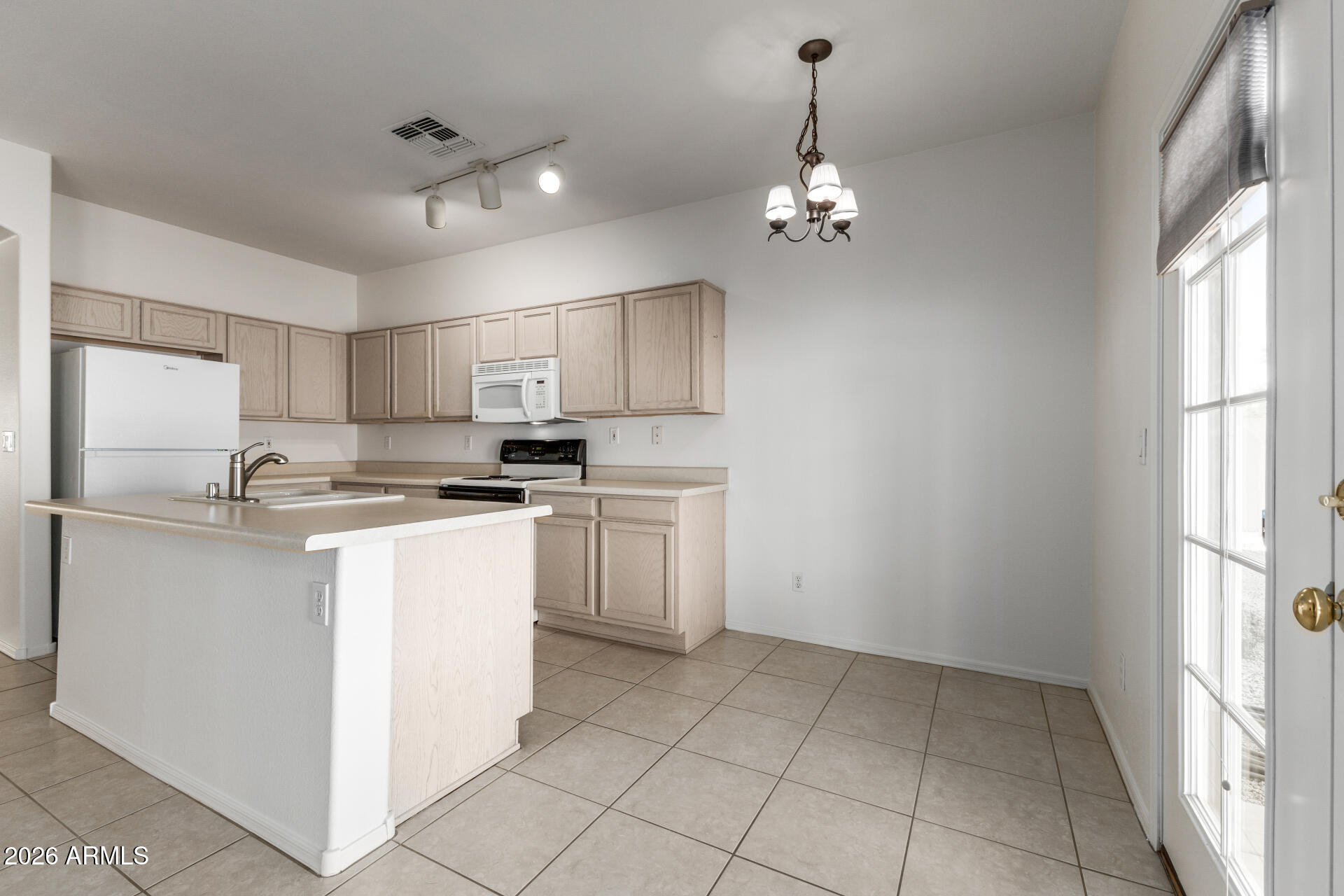 650 E PALO VERDE Street